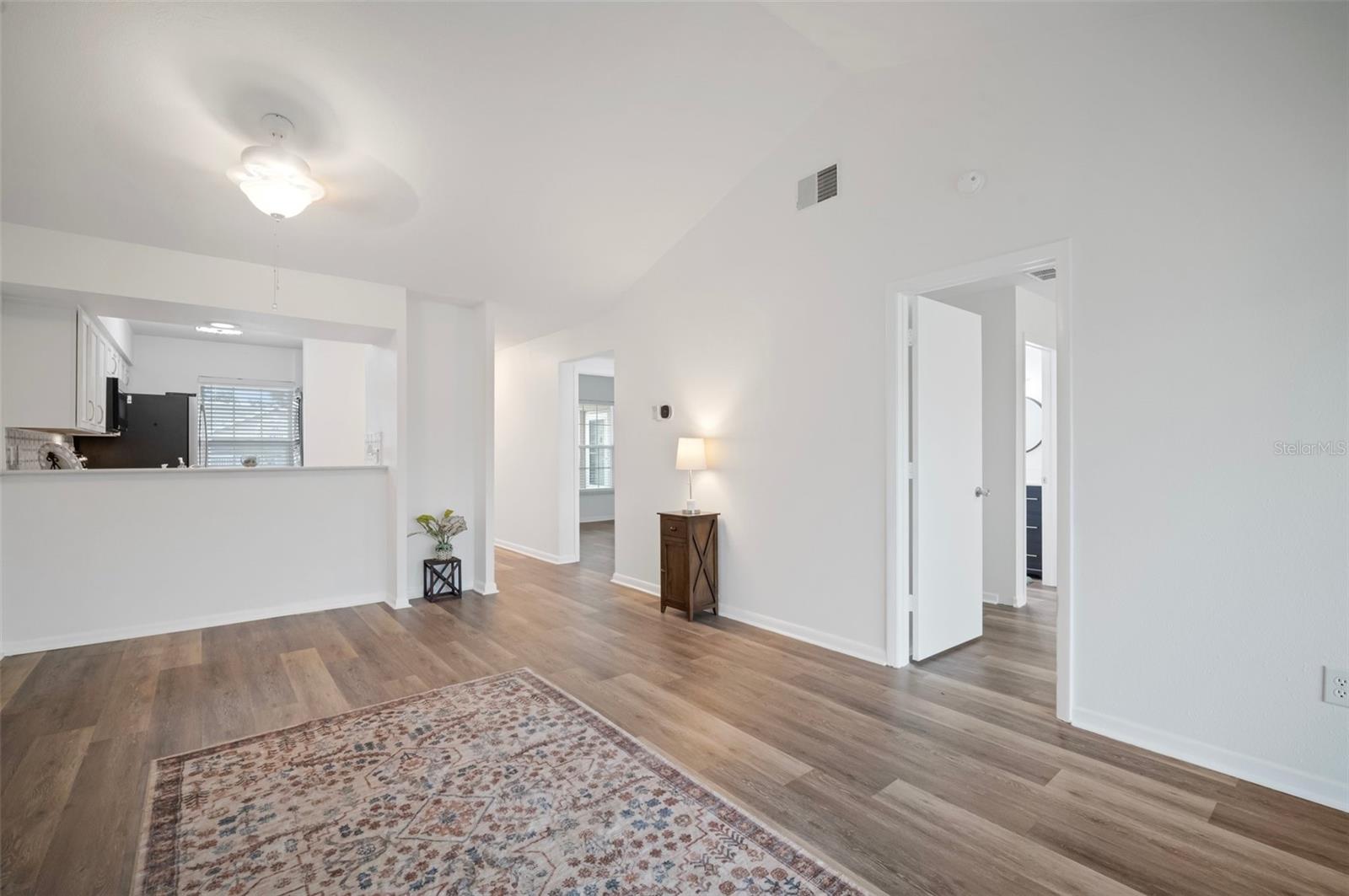 Image 7 of 24 For 4925 Myrtle Oak Drive 22