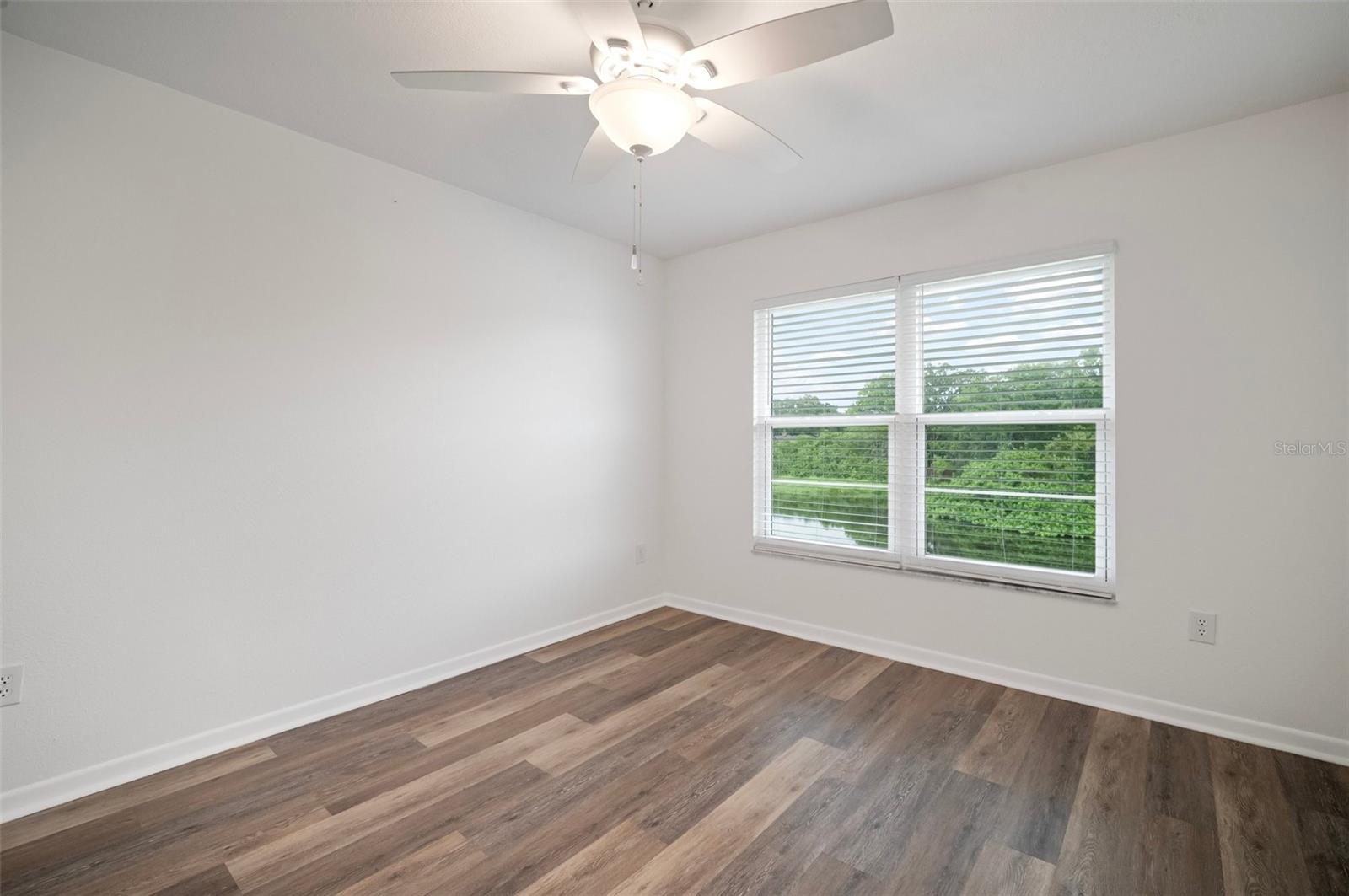 Image 8 of 24 For 4925 Myrtle Oak Drive 22