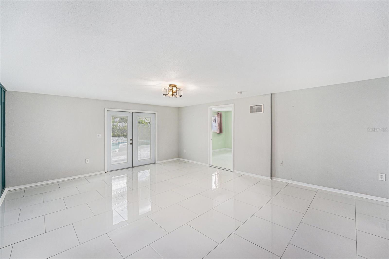 Image 12 of 26 For 6727 Burlington Avenue N