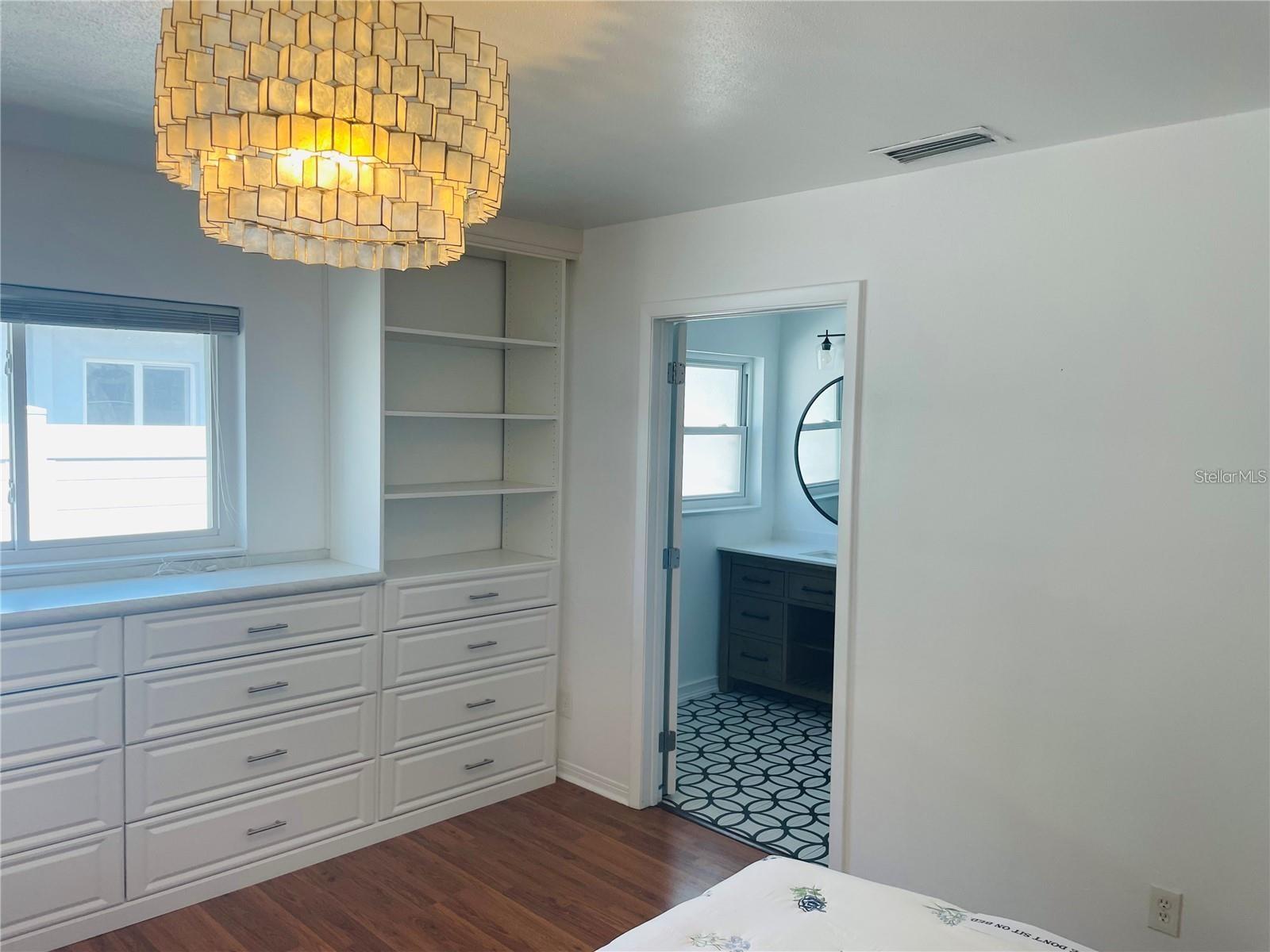 Image 15 of 26 For 6727 Burlington Avenue N