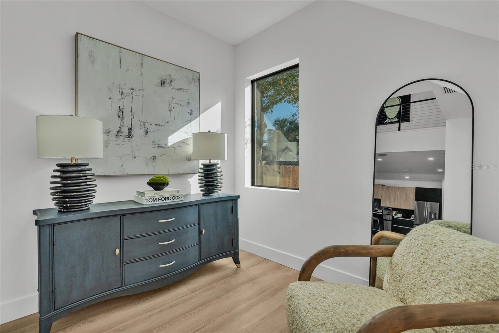 Listing photo id 2 for 3175 10th Avenue N
