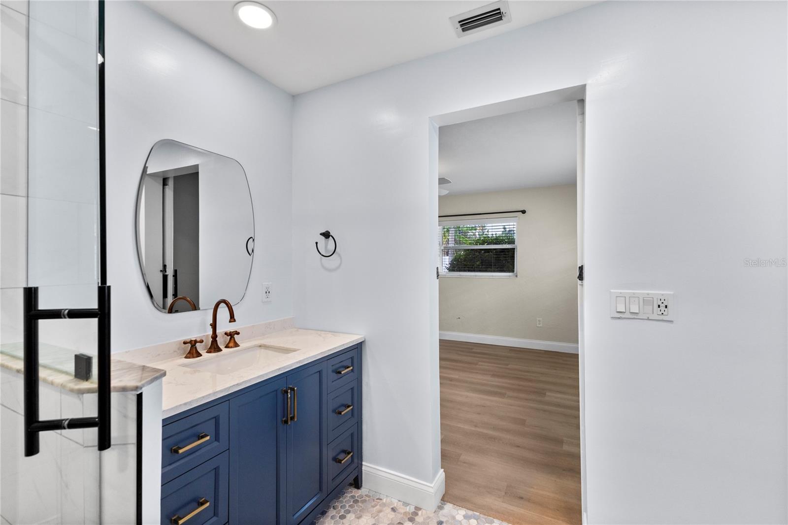 Image 15 of 31 For 4090 14th Lane Ne