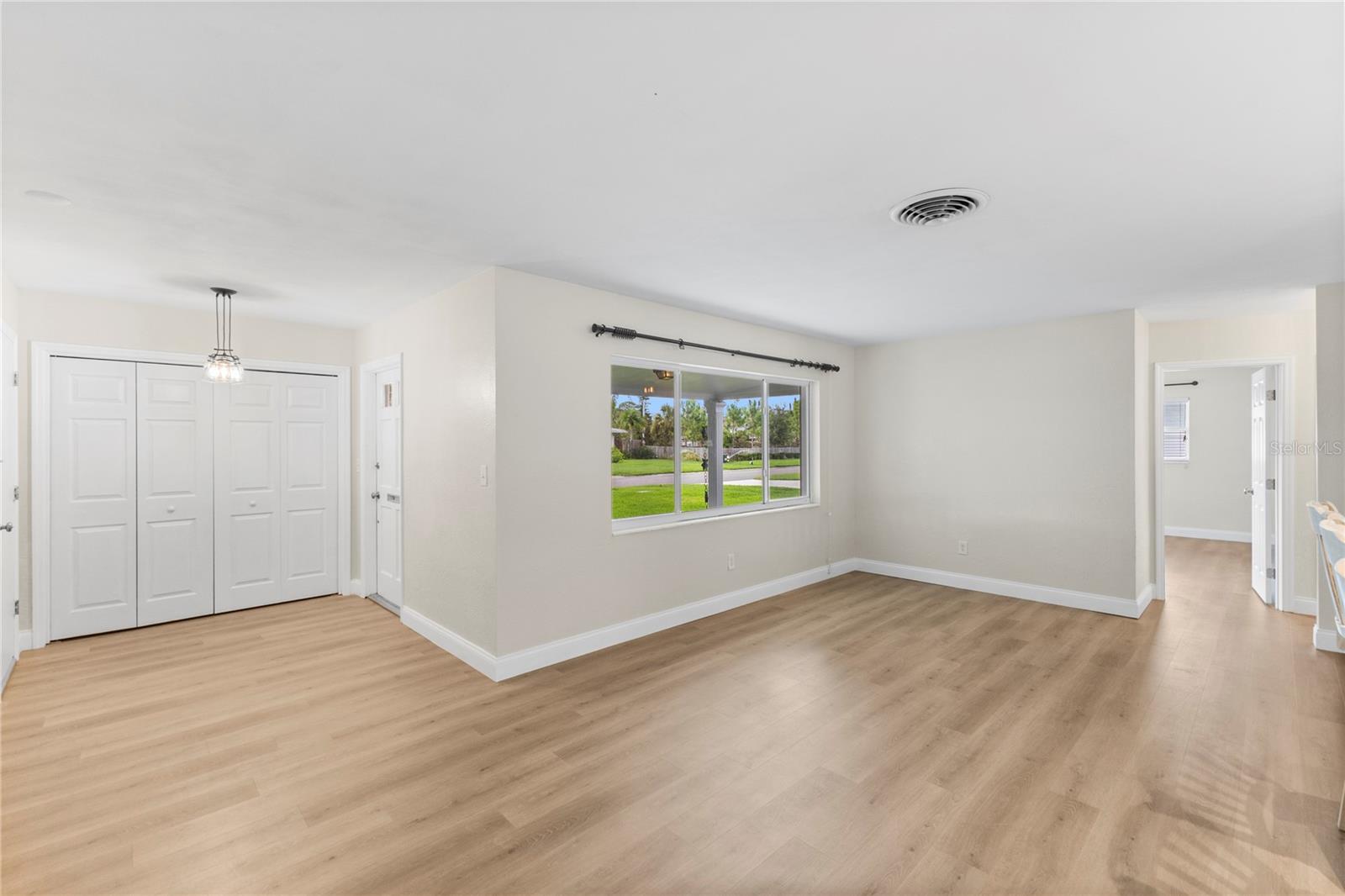 Image 9 of 31 For 4090 14th Lane Ne