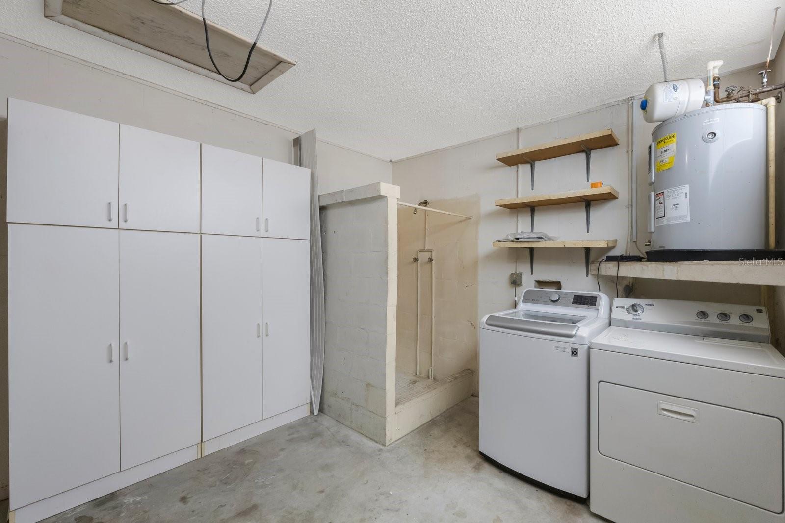 Listing photo id 19 for 1722 Groveleaf Avenue