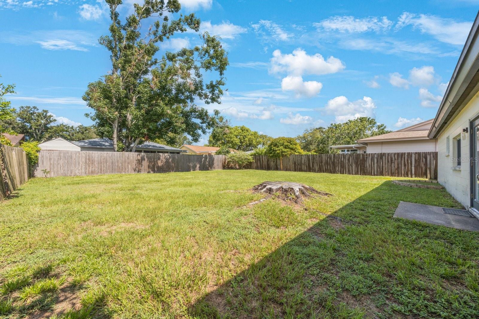 Listing photo id 21 for 1722 Groveleaf Avenue