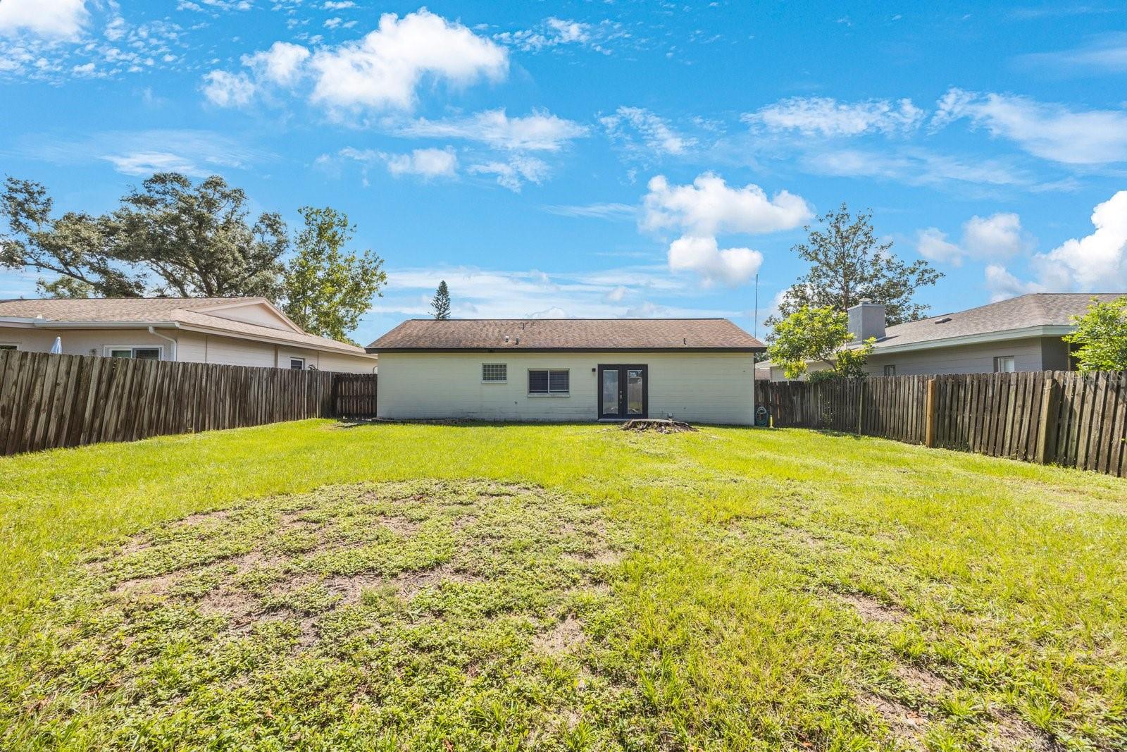 Listing photo id 23 for 1722 Groveleaf Avenue