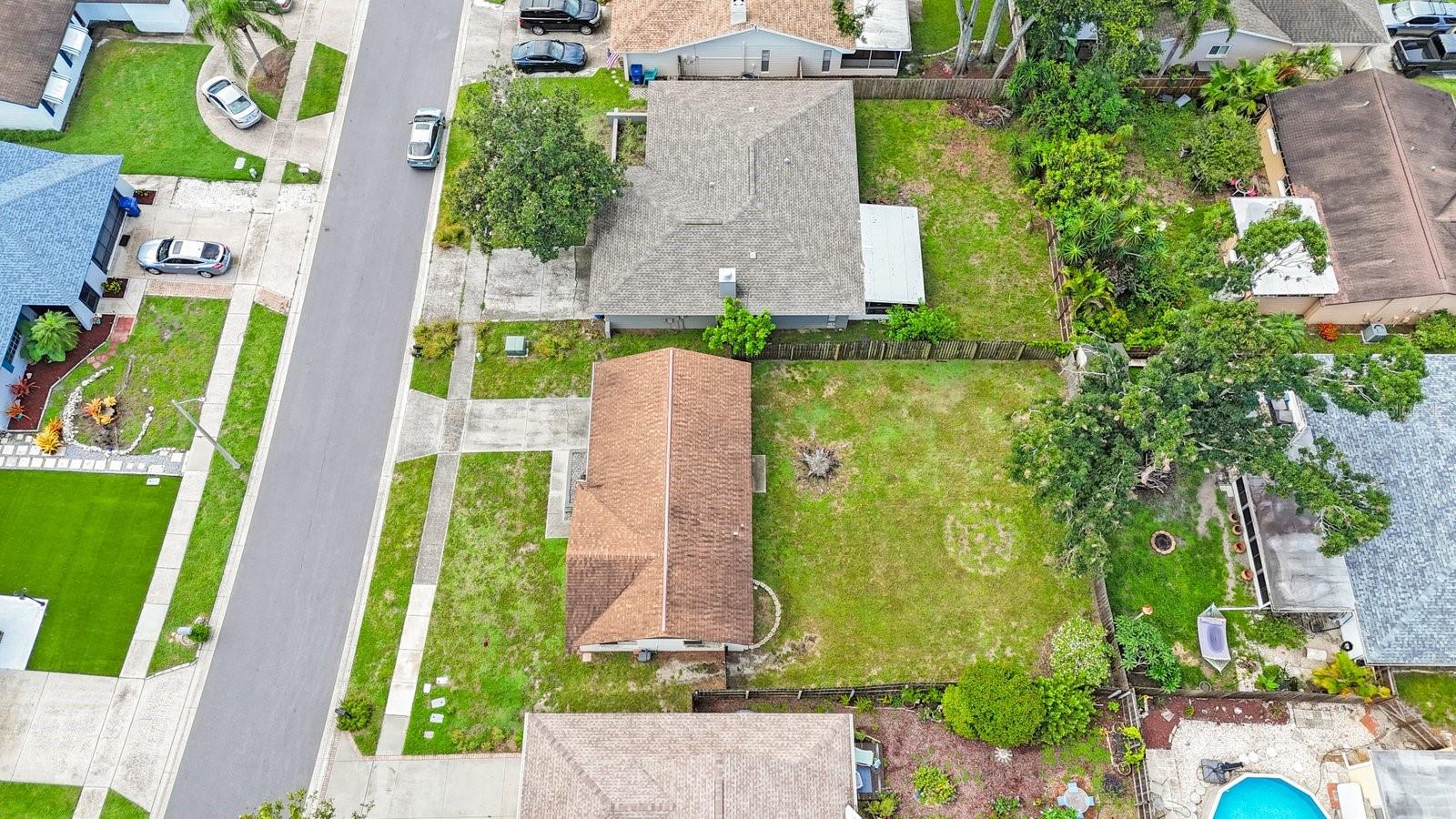 Listing photo id 27 for 1722 Groveleaf Avenue