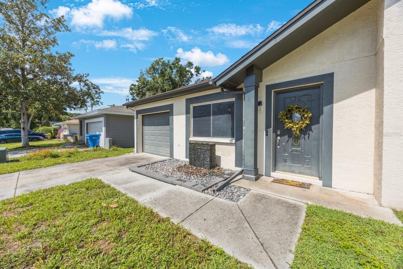 Listing photo id 1 for 1722 Groveleaf Avenue