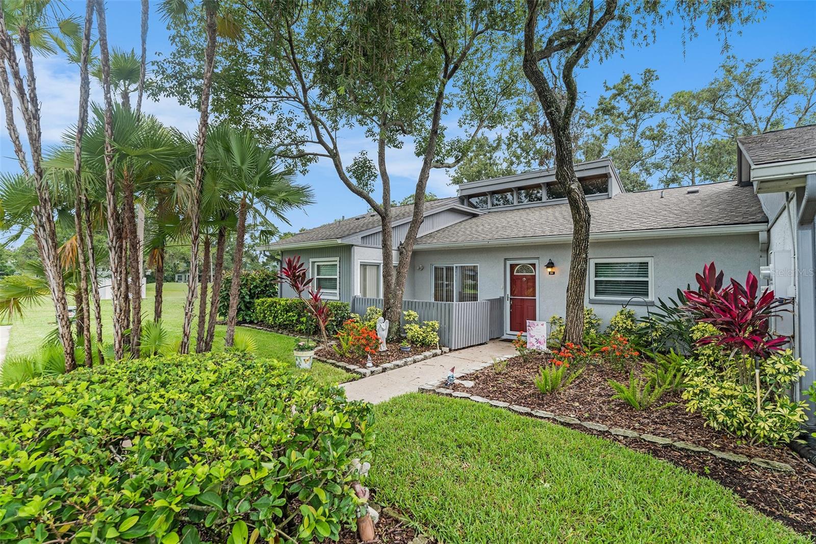Image 4 of 32 For 20 Iris Place