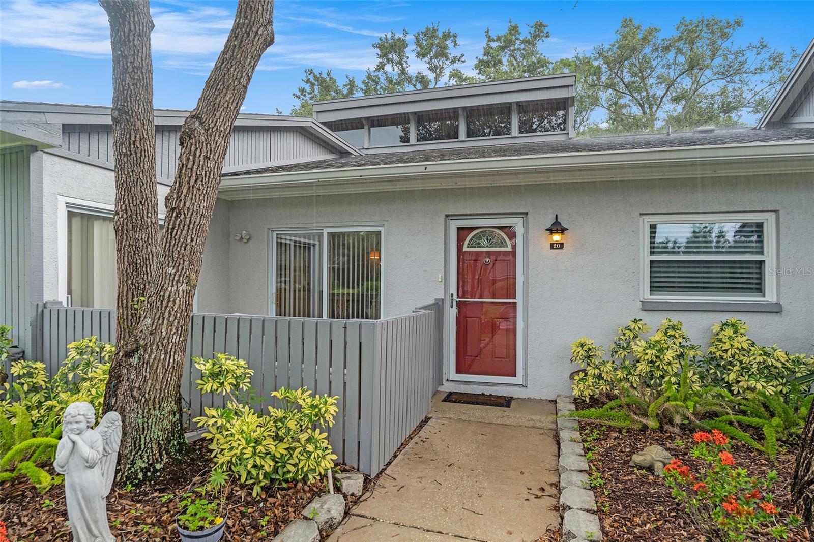 Image 5 of 32 For 20 Iris Place