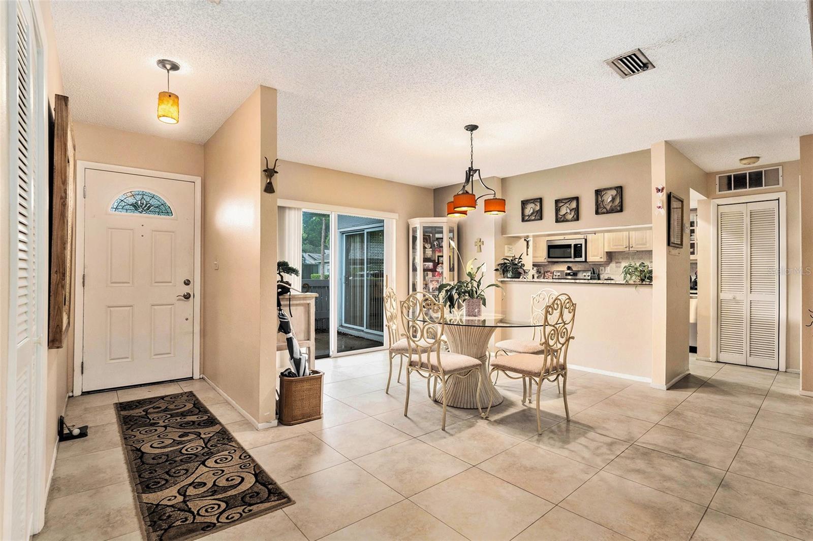 Image 6 of 32 For 20 Iris Place