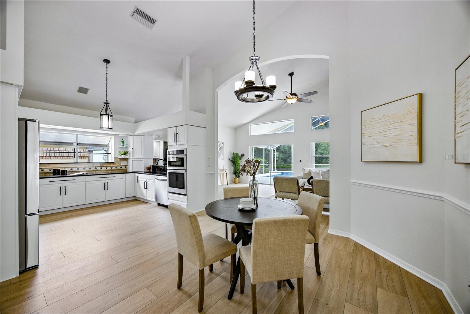 Listing photo id 8 for 17515 Edinburgh Drive