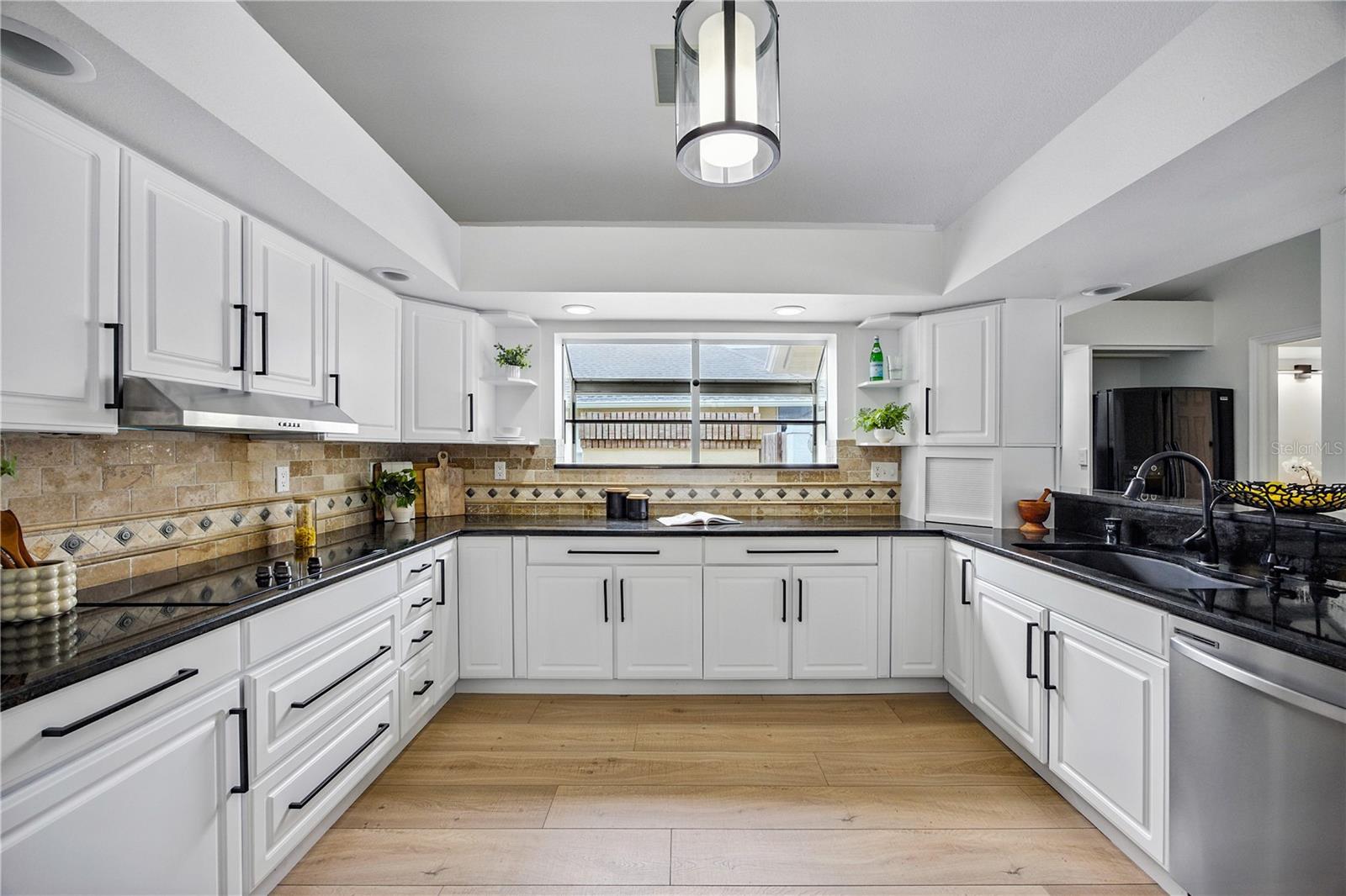 Listing photo id 12 for 17515 Edinburgh Drive