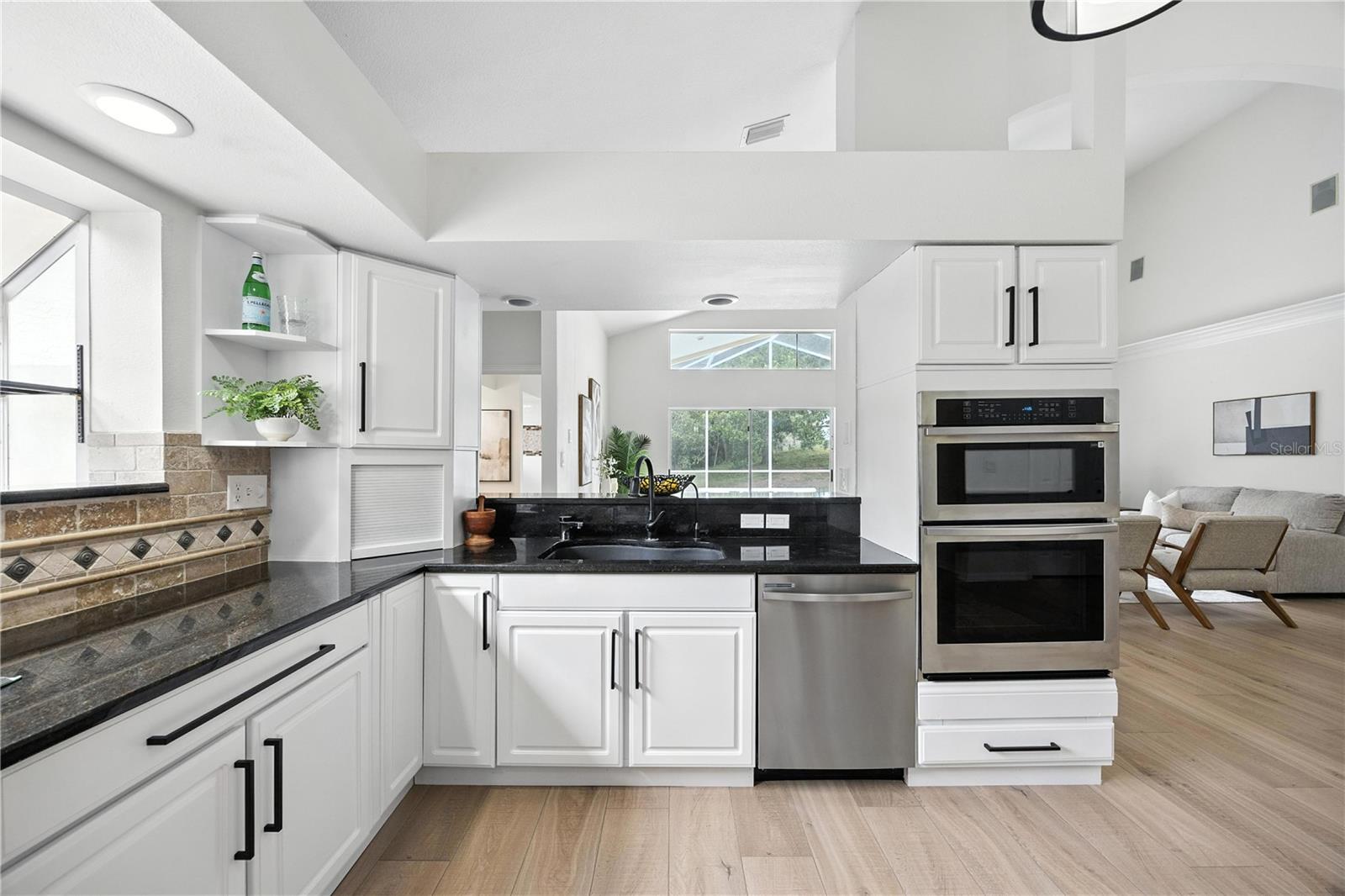 Listing photo id 13 for 17515 Edinburgh Drive