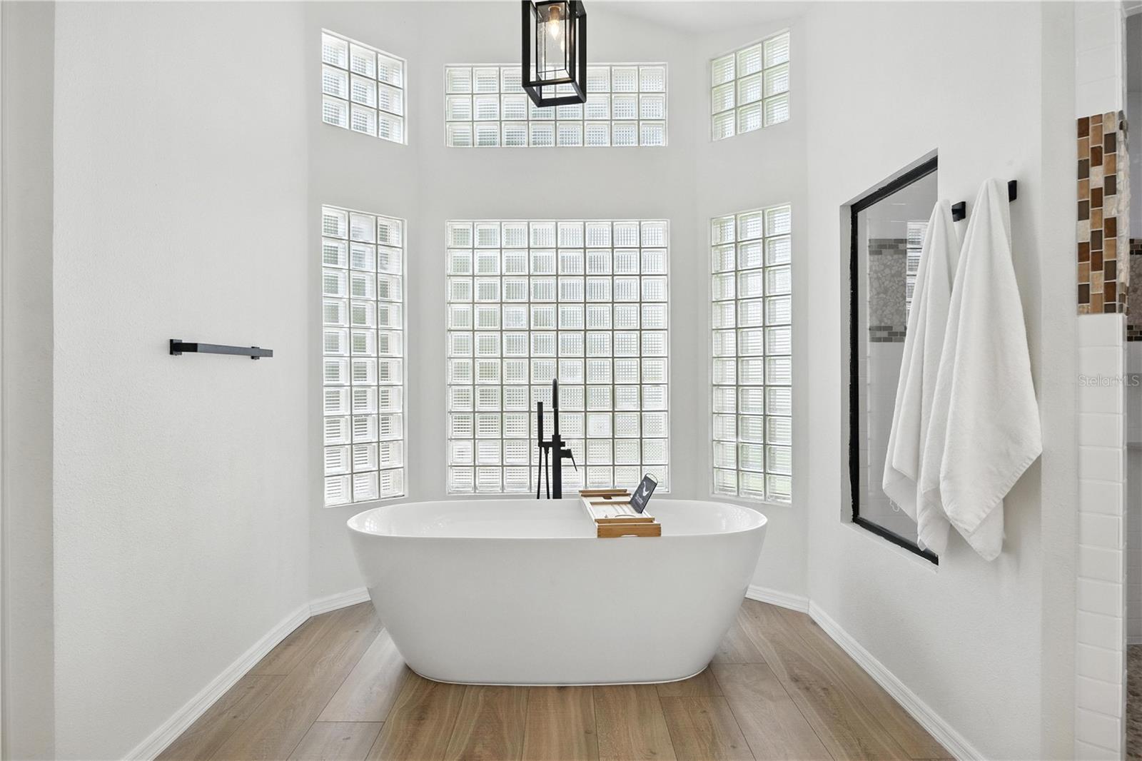 Listing photo id 29 for 17515 Edinburgh Drive