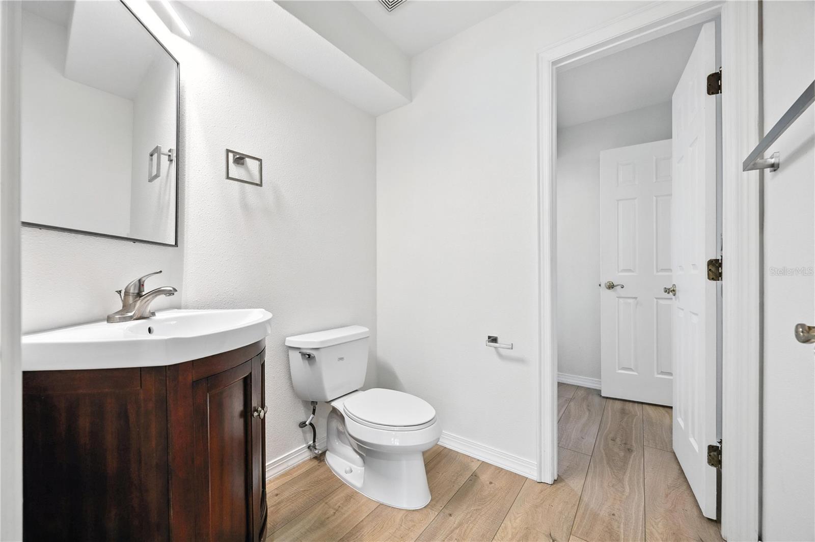Listing photo id 33 for 17515 Edinburgh Drive