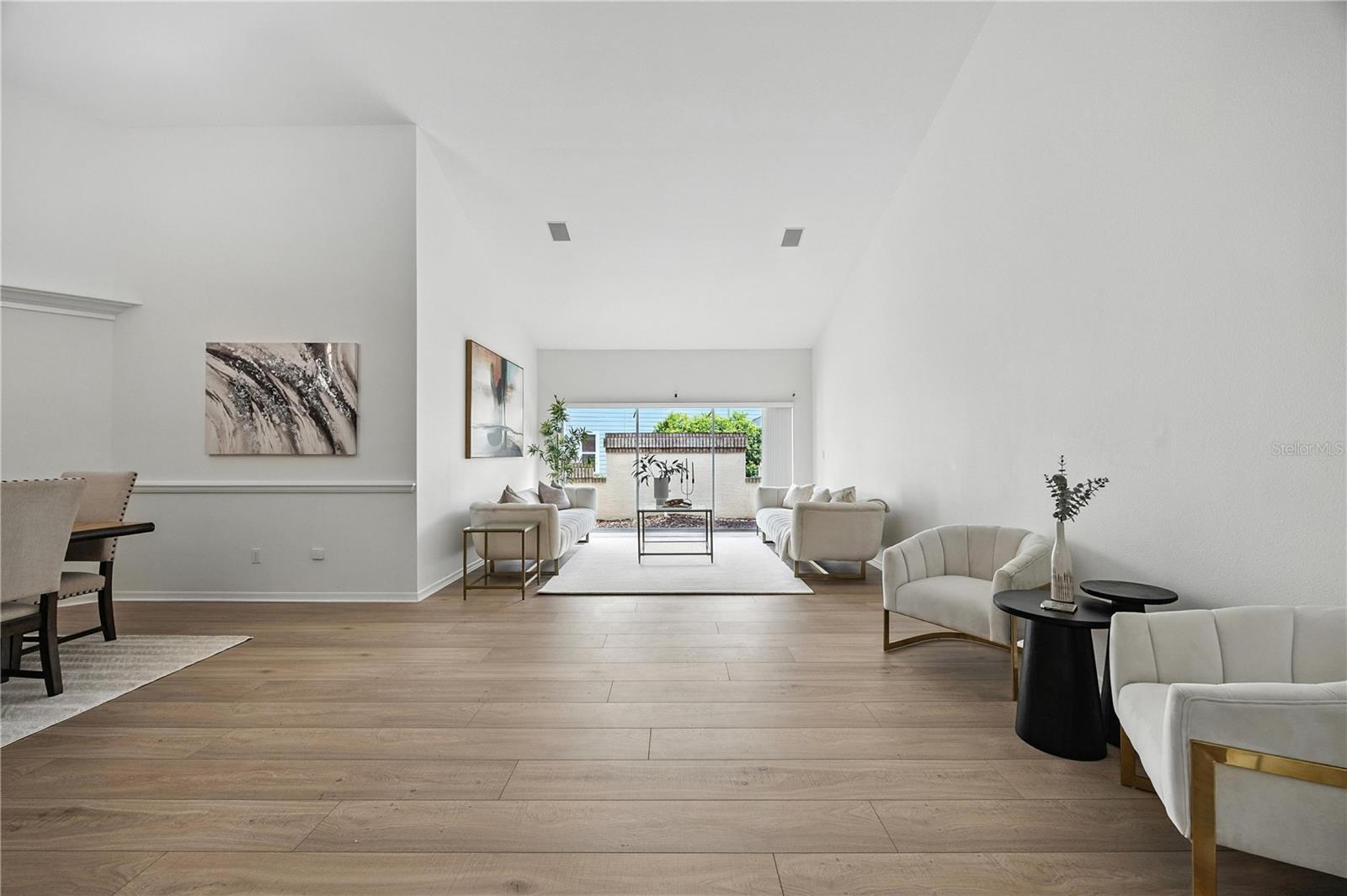 Listing photo id 2 for 17515 Edinburgh Drive