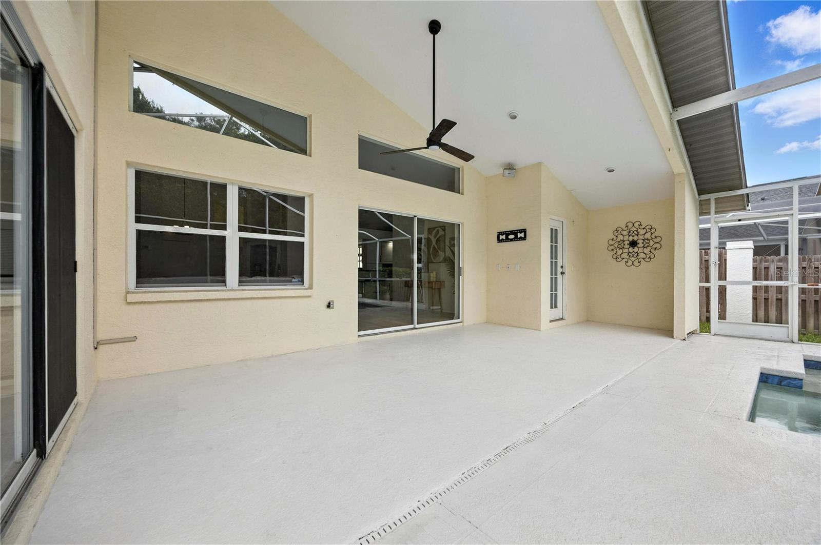 Listing photo id 41 for 17515 Edinburgh Drive