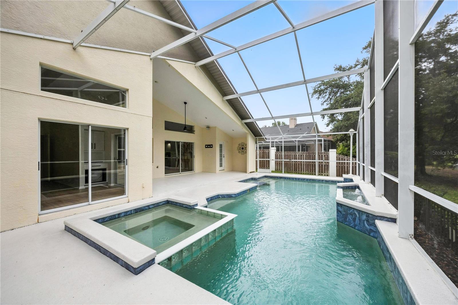 Listing photo id 42 for 17515 Edinburgh Drive