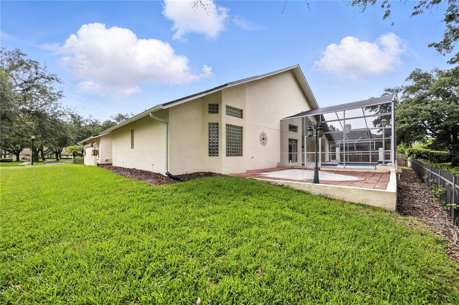 Listing photo id 43 for 17515 Edinburgh Drive