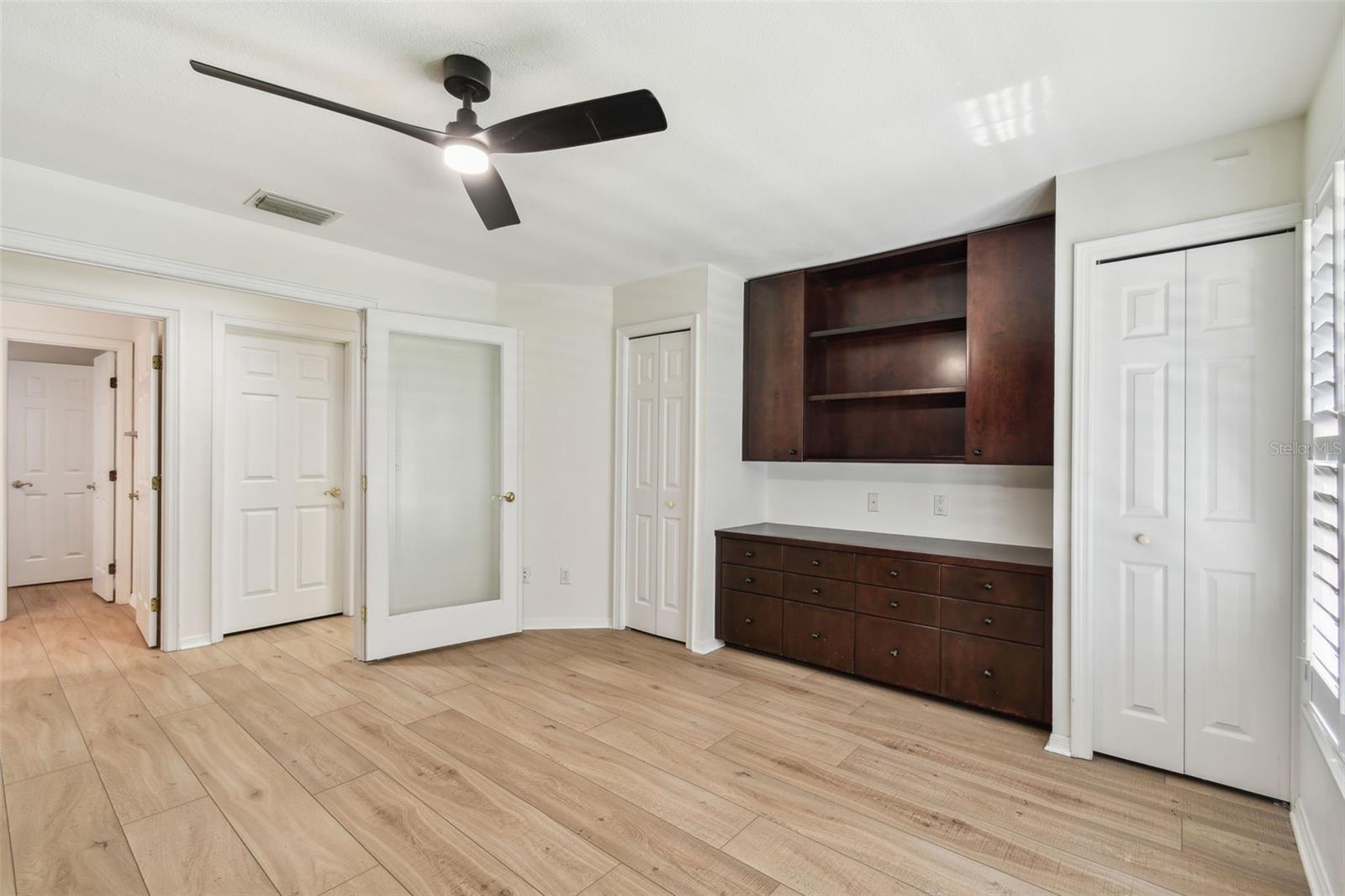 Listing photo id 53 for 17515 Edinburgh Drive