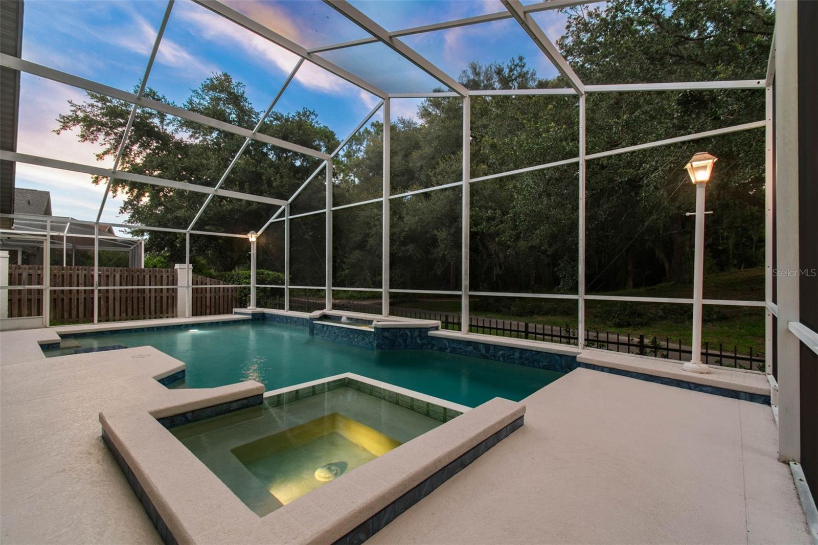 Listing photo id 58 for 17515 Edinburgh Drive