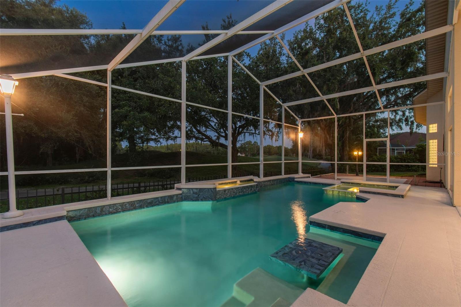 Listing photo id 64 for 17515 Edinburgh Drive