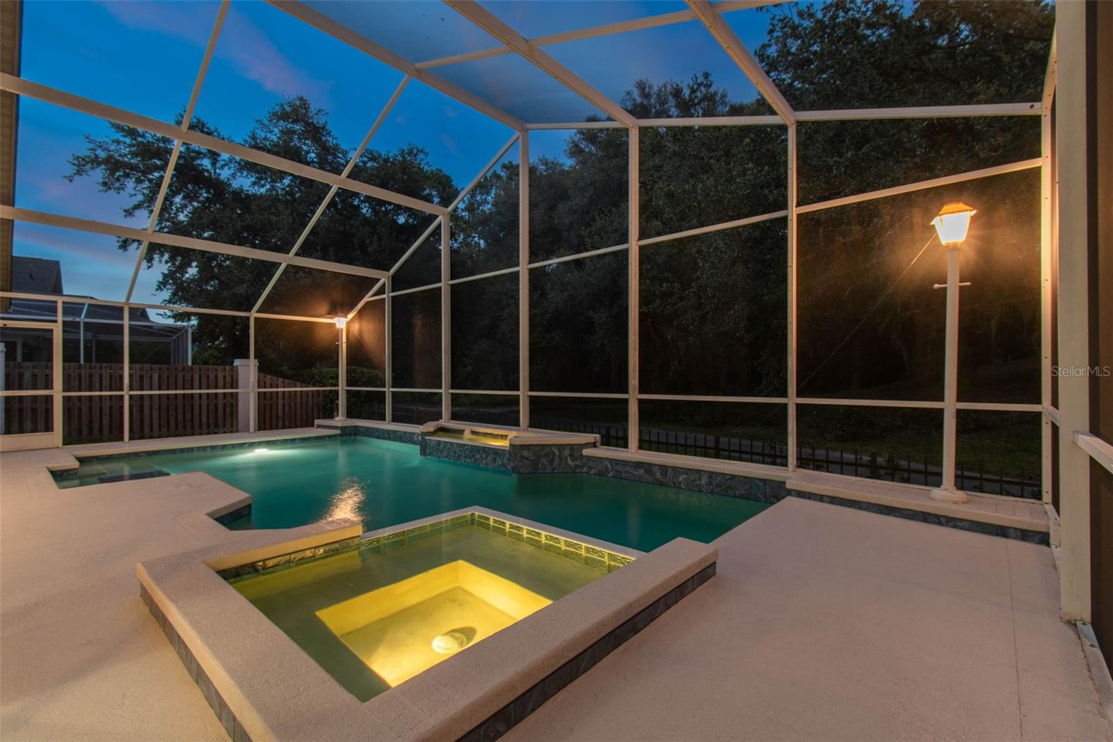 Listing photo id 67 for 17515 Edinburgh Drive
