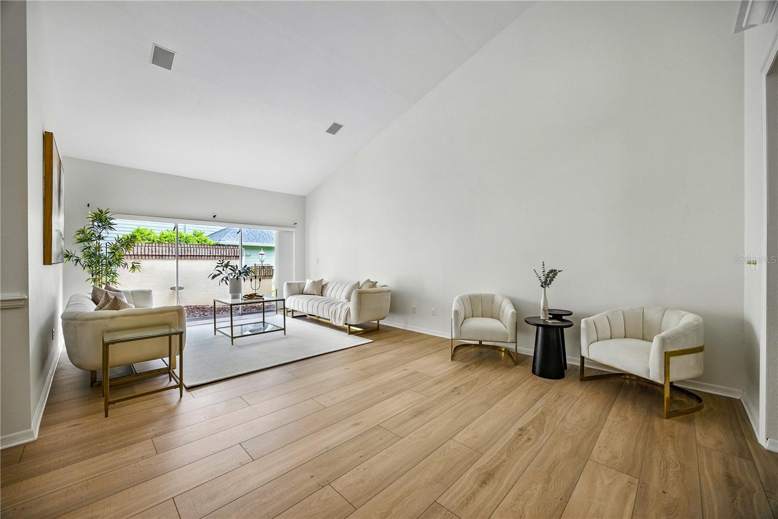 Listing photo id 5 for 17515 Edinburgh Drive