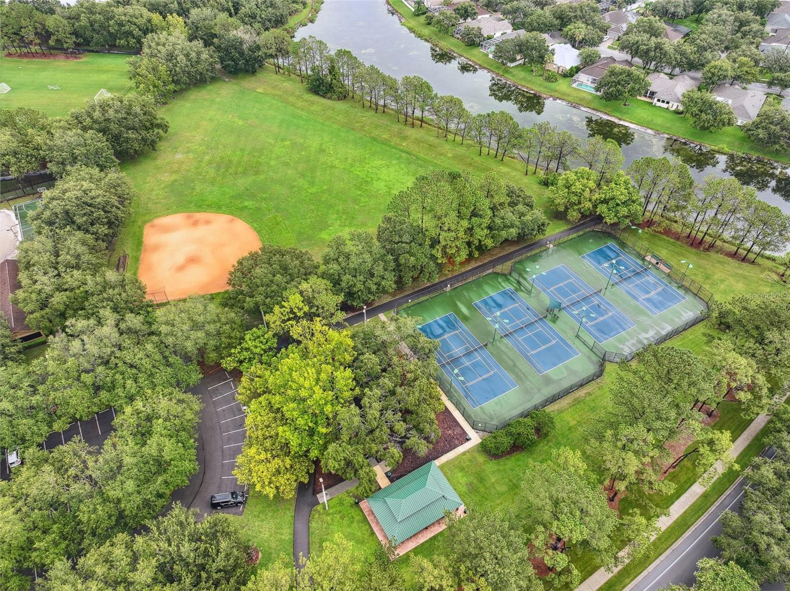 Listing photo id 78 for 17515 Edinburgh Drive