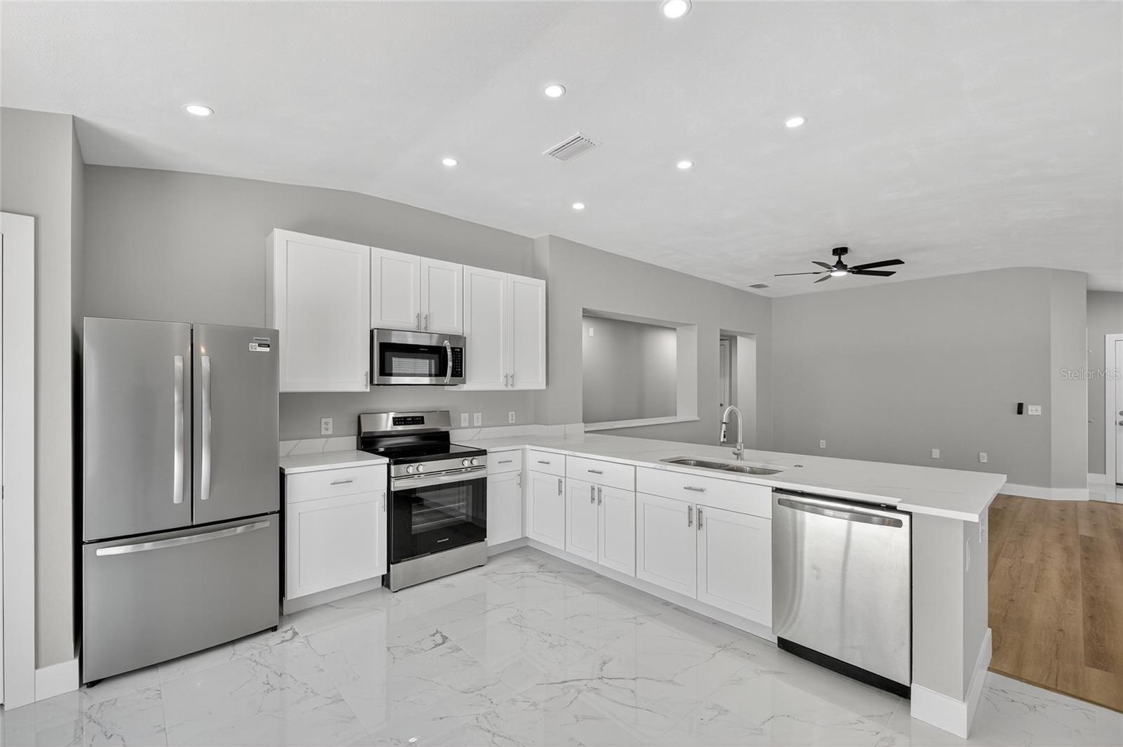 Image 11 of 53 For 10610 Boyette Creek Boulevard