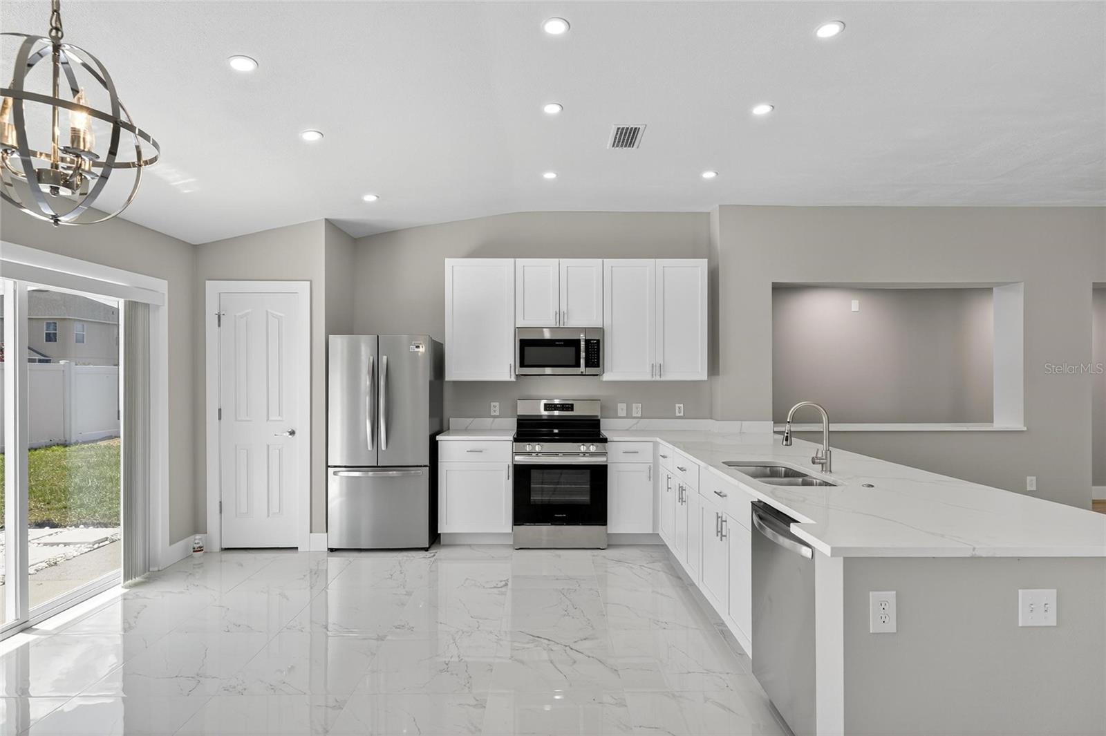 Image 18 of 53 For 10610 Boyette Creek Boulevard