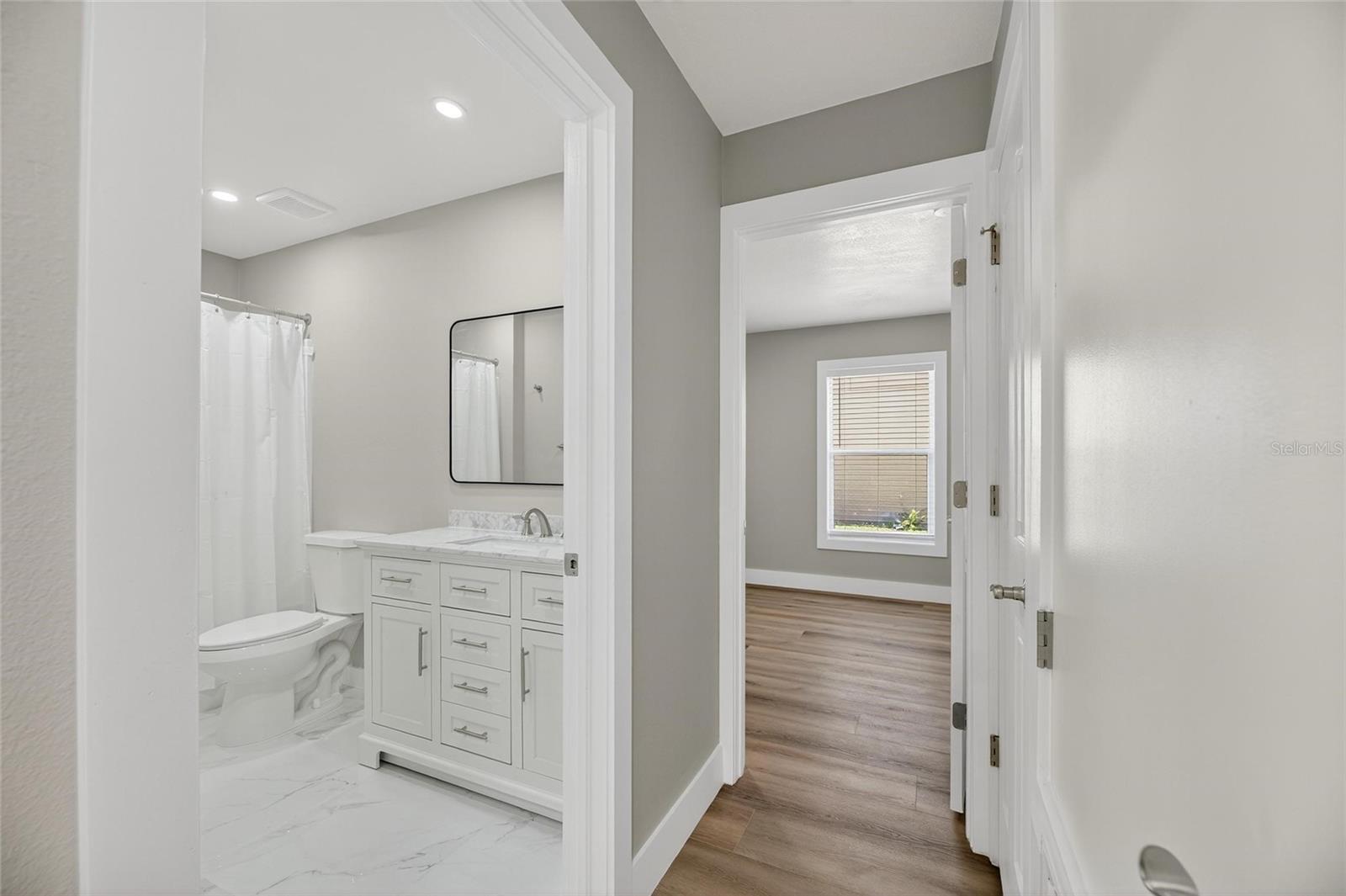 Image 33 of 53 For 10610 Boyette Creek Boulevard