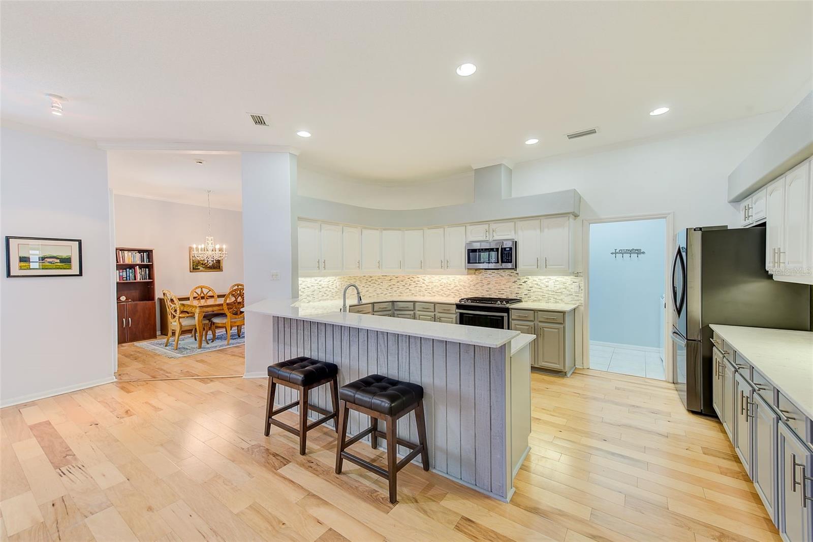 Listing photo id 8 for 13510 Oak Run Court
