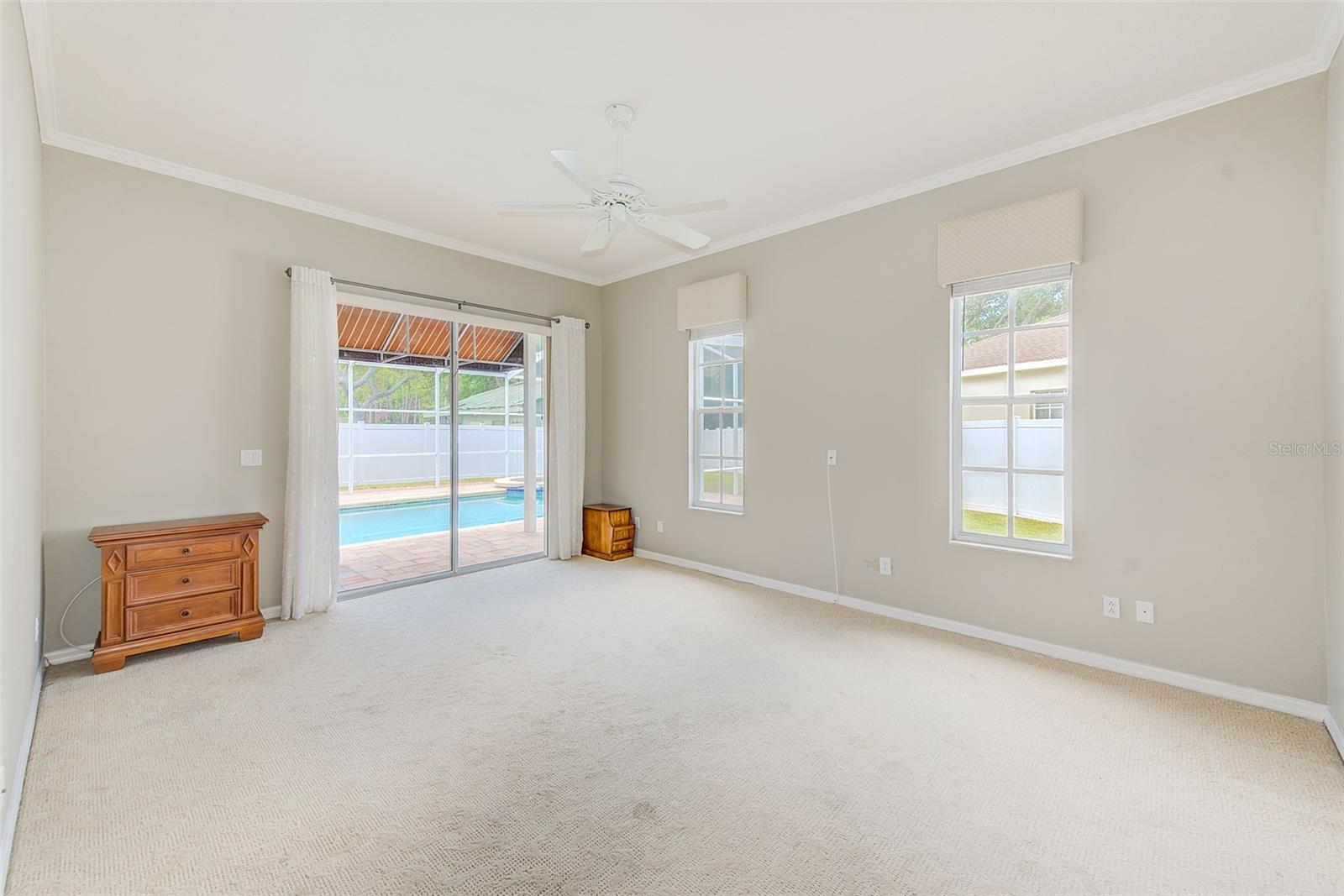 Listing photo id 13 for 13510 Oak Run Court