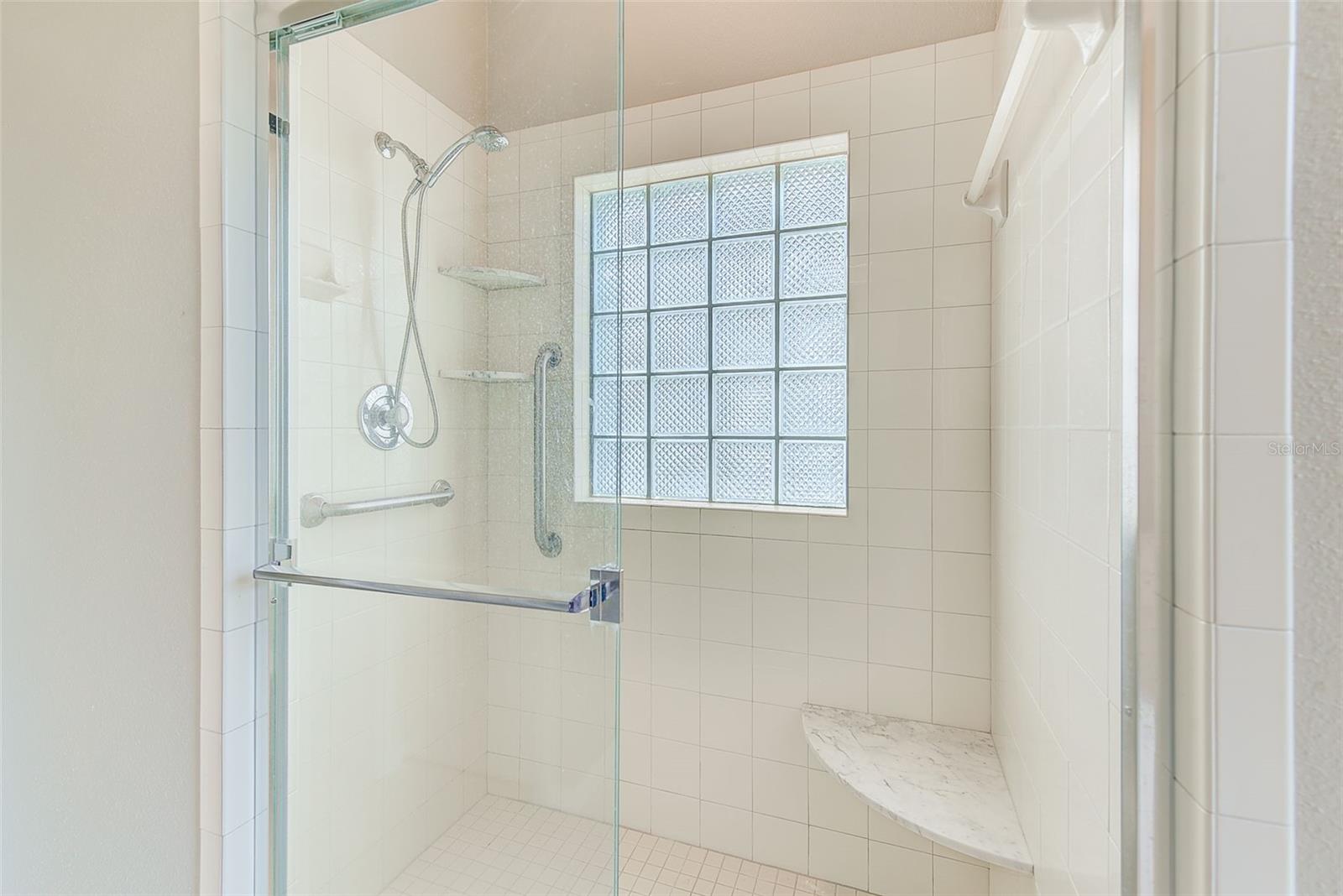 Listing photo id 17 for 13510 Oak Run Court