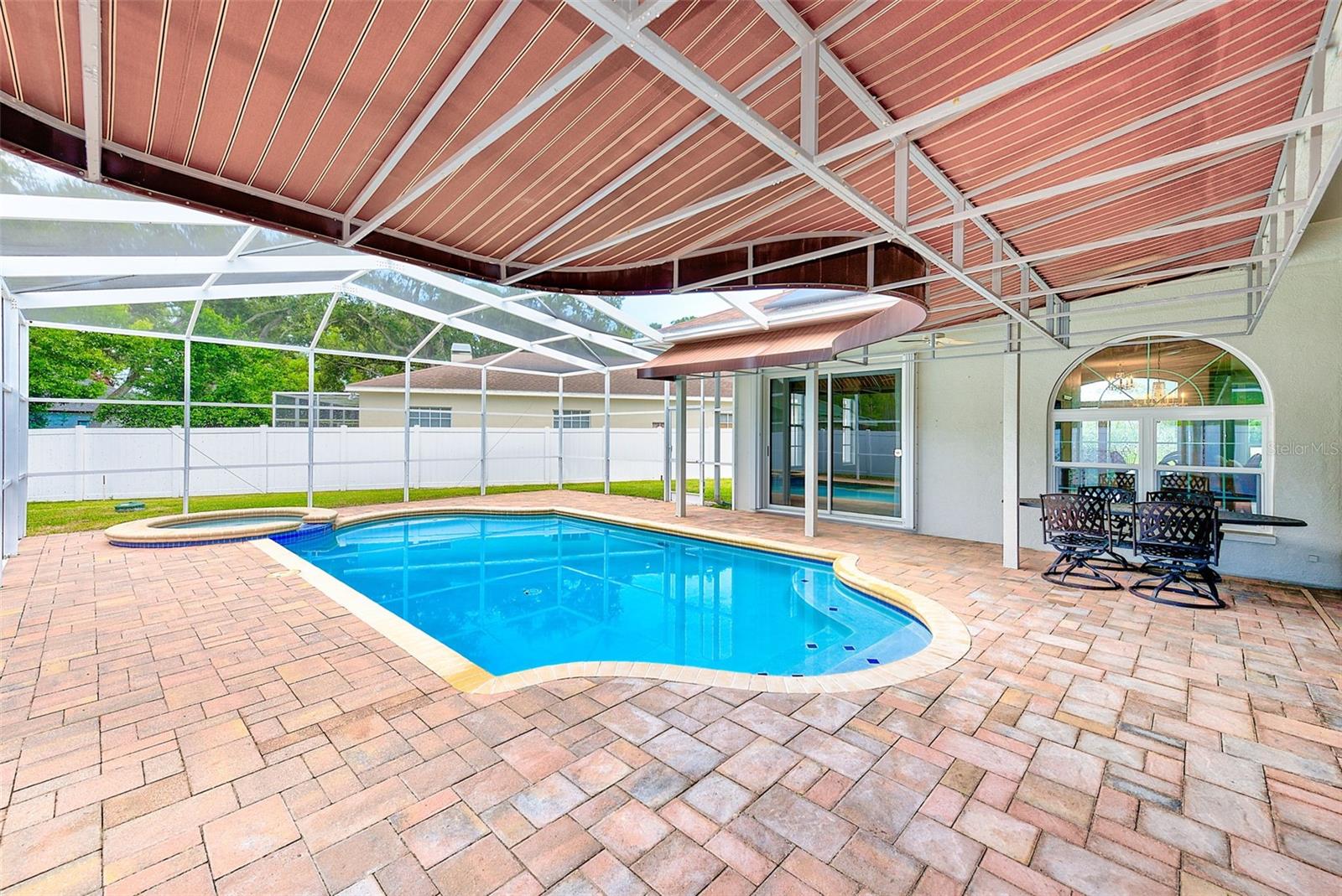 Listing photo id 24 for 13510 Oak Run Court