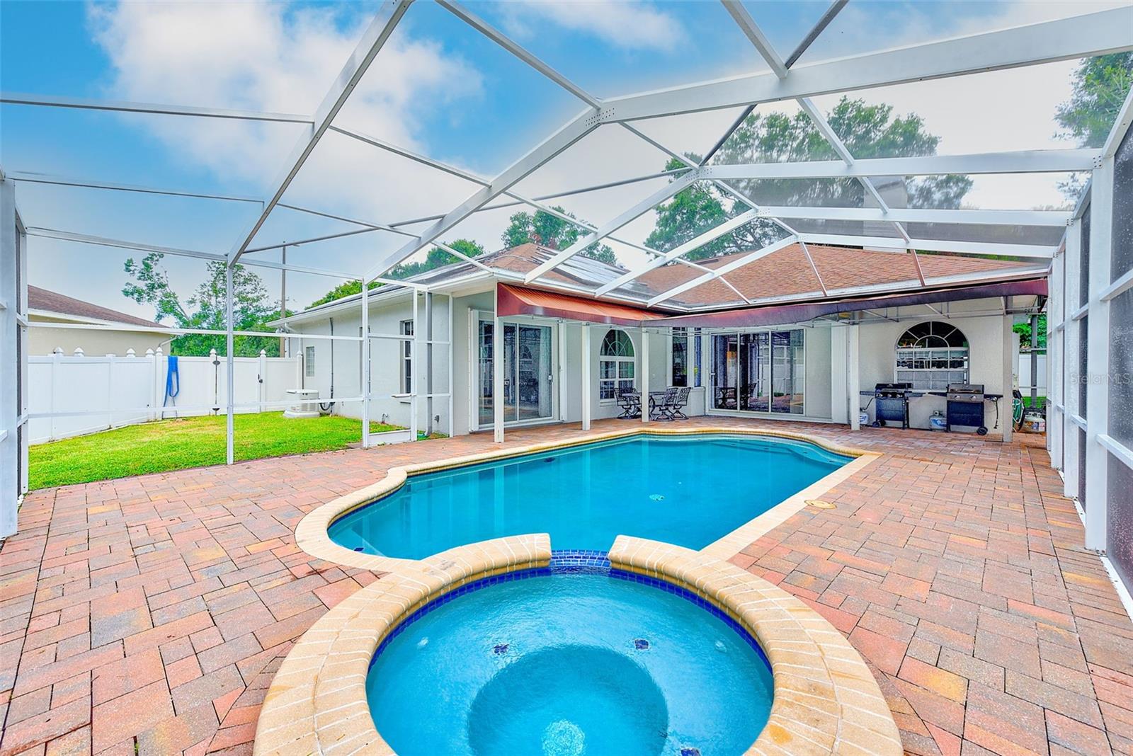 Listing photo id 26 for 13510 Oak Run Court