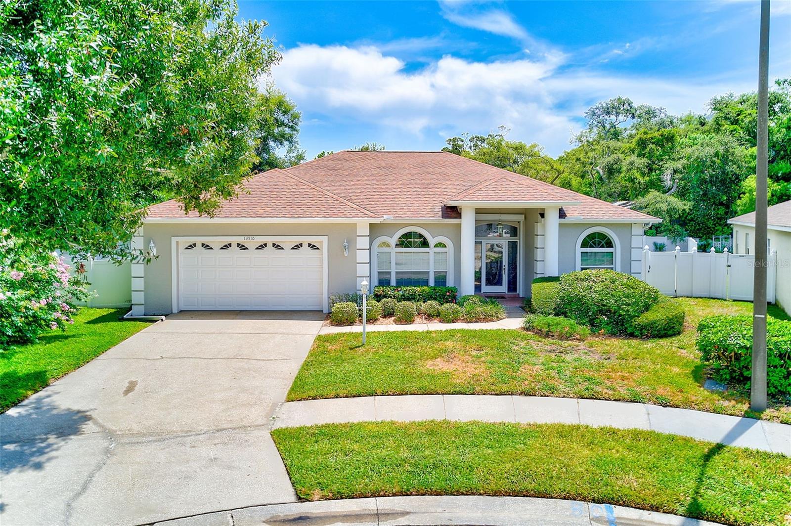 Listing photo id 27 for 13510 Oak Run Court