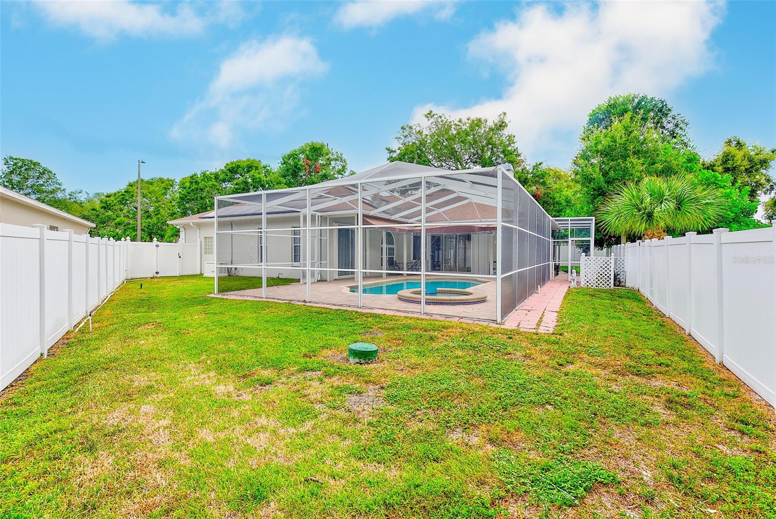 Listing photo id 29 for 13510 Oak Run Court