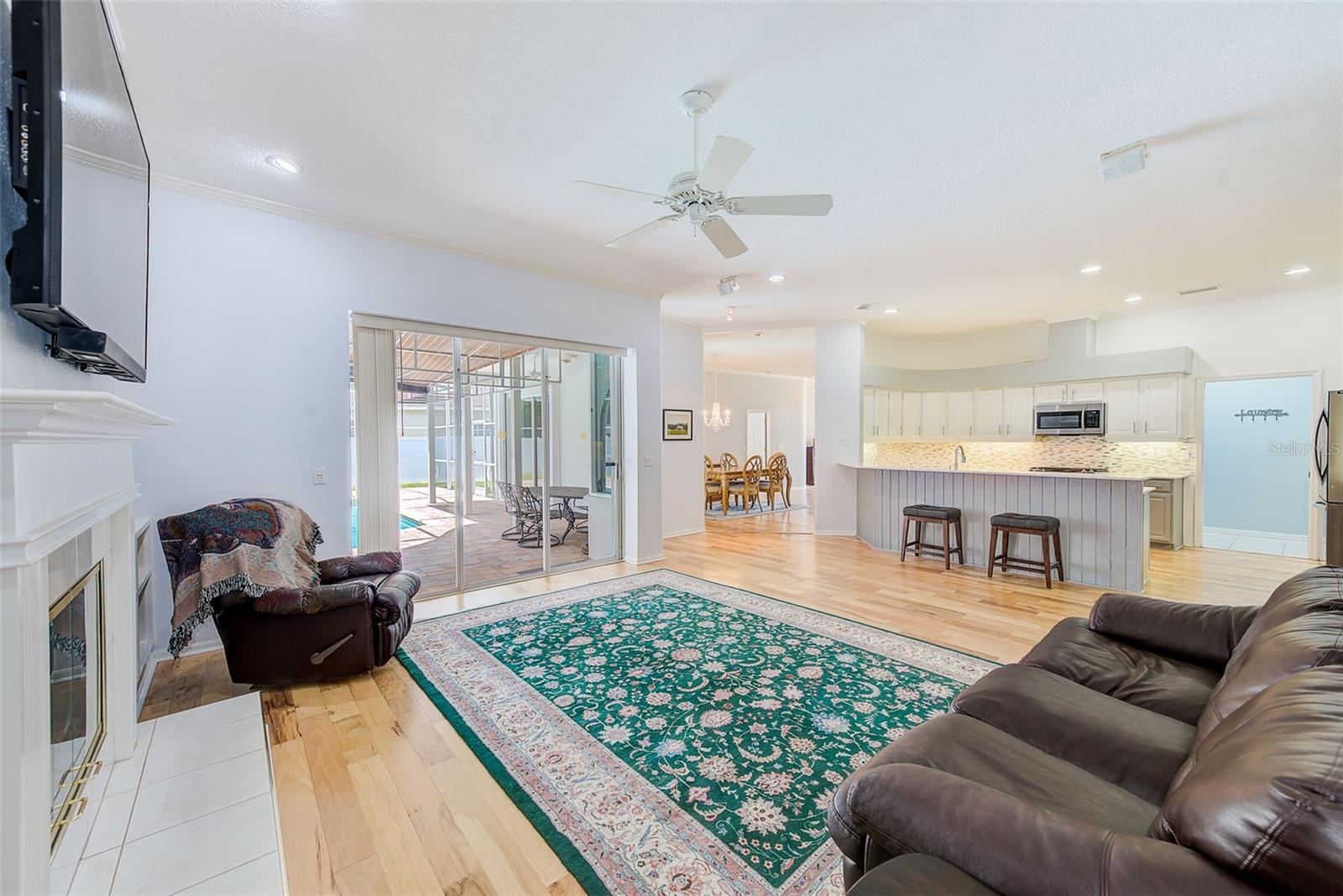 Listing photo id 6 for 13510 Oak Run Court