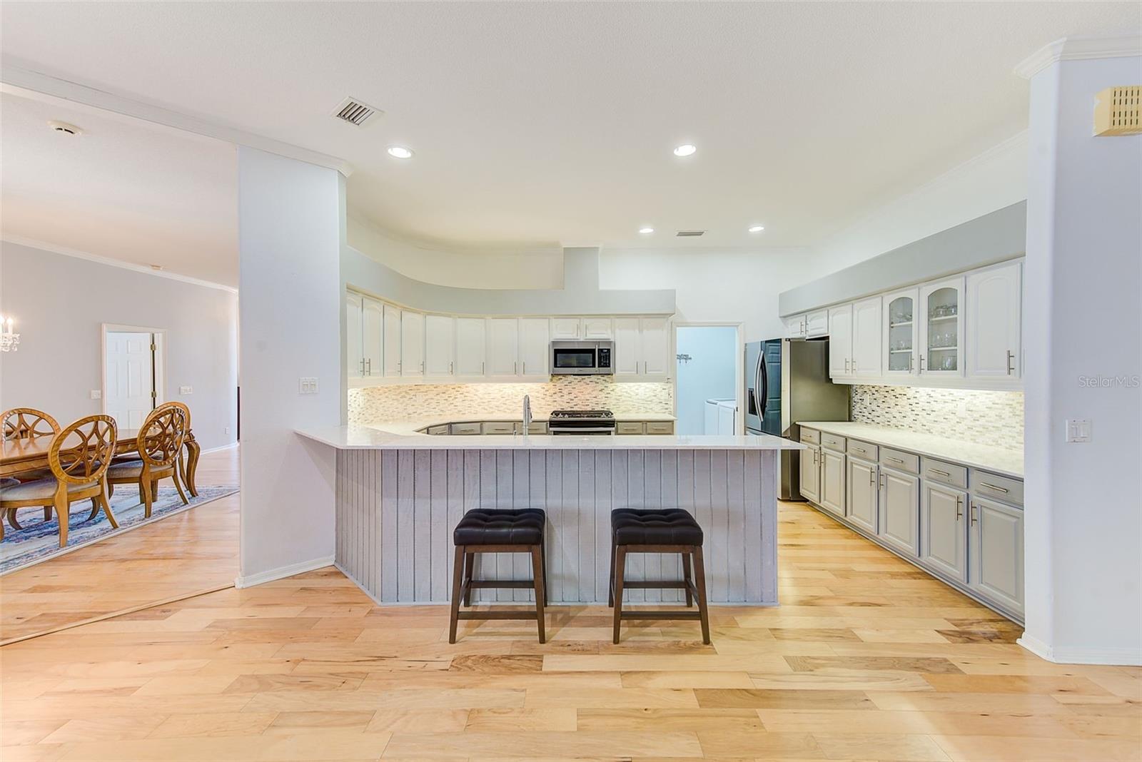 Listing photo id 7 for 13510 Oak Run Court