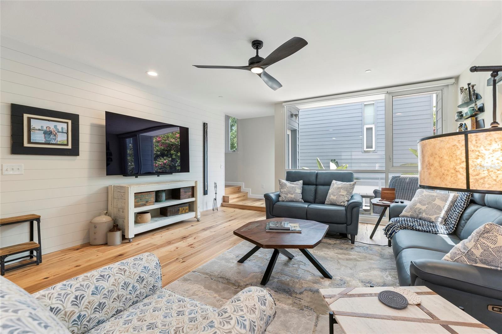Image 9 of 32 For 343 4th Avenue S