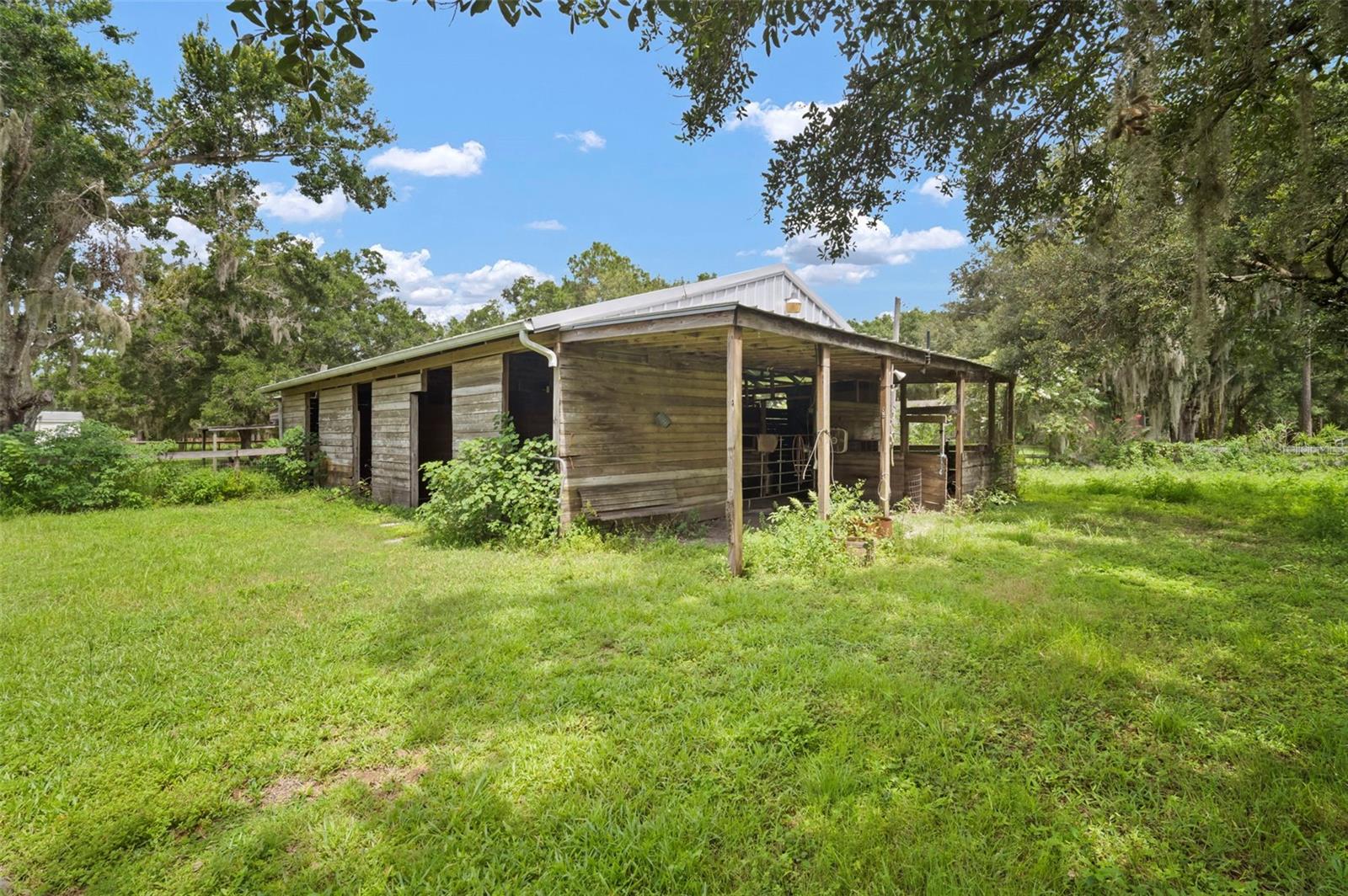 Listing photo id 8 for 1934 Rowland Drive