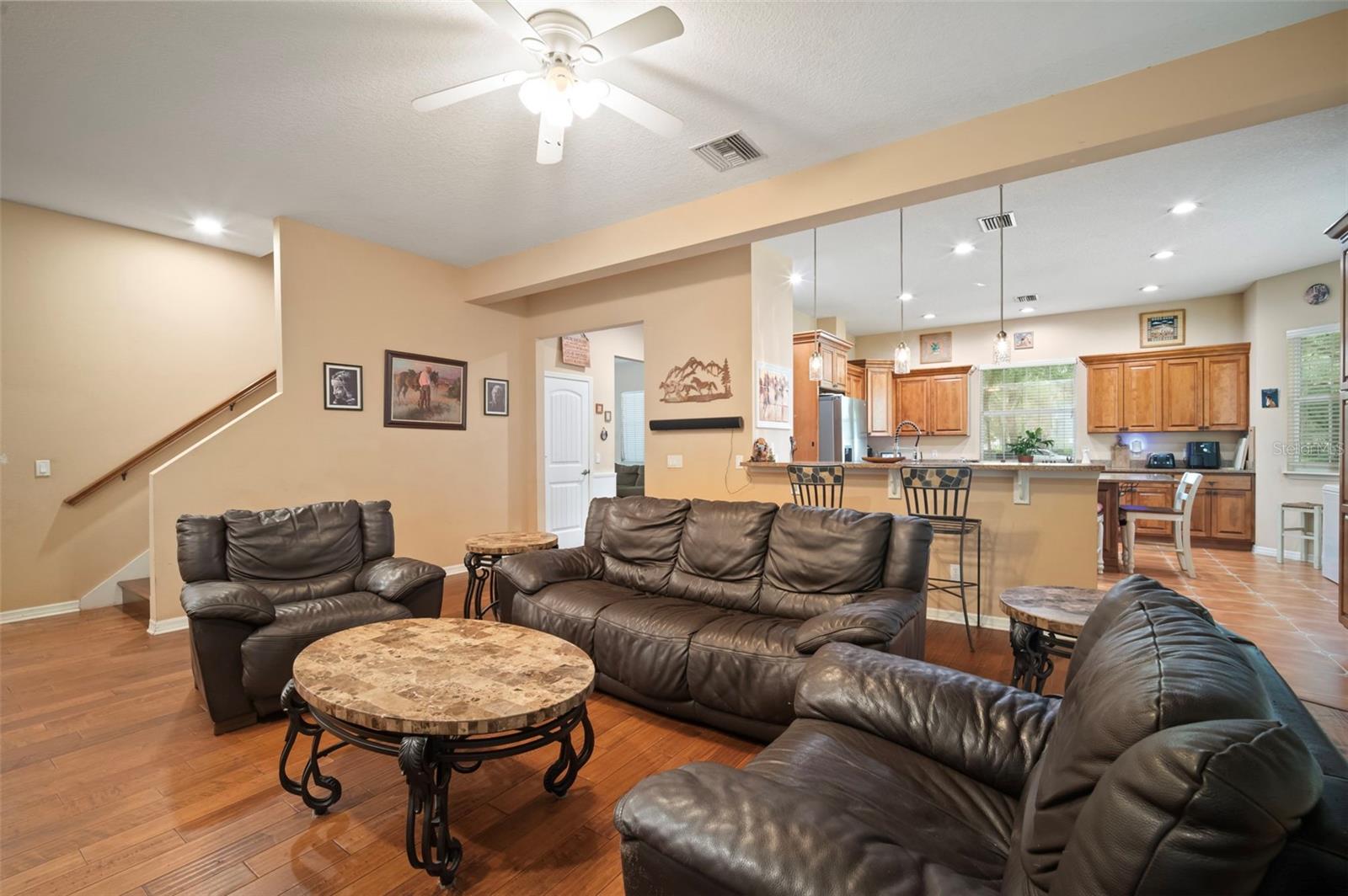 Listing photo id 13 for 1934 Rowland Drive
