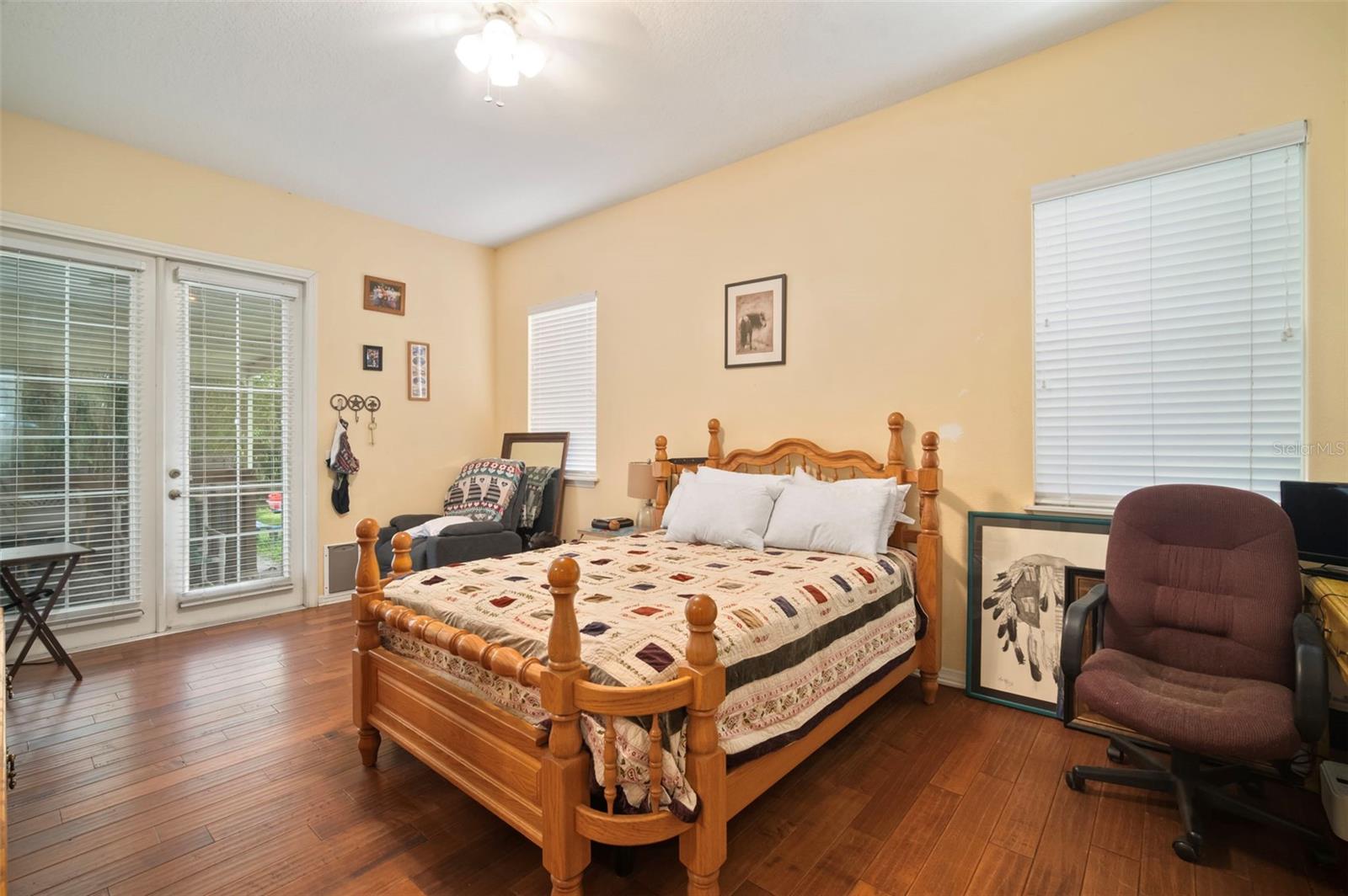 Listing photo id 16 for 1934 Rowland Drive