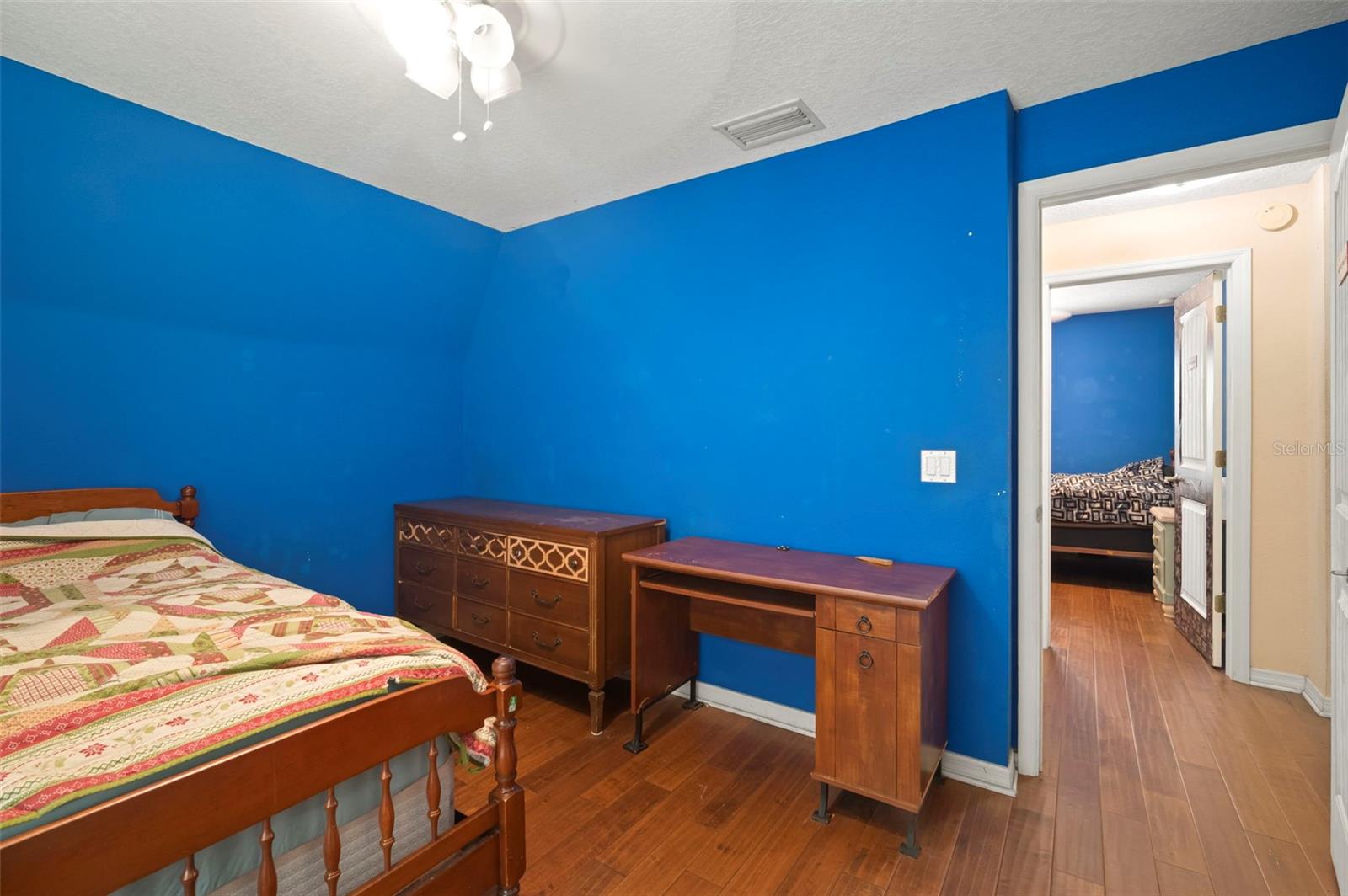 Listing photo id 23 for 1934 Rowland Drive
