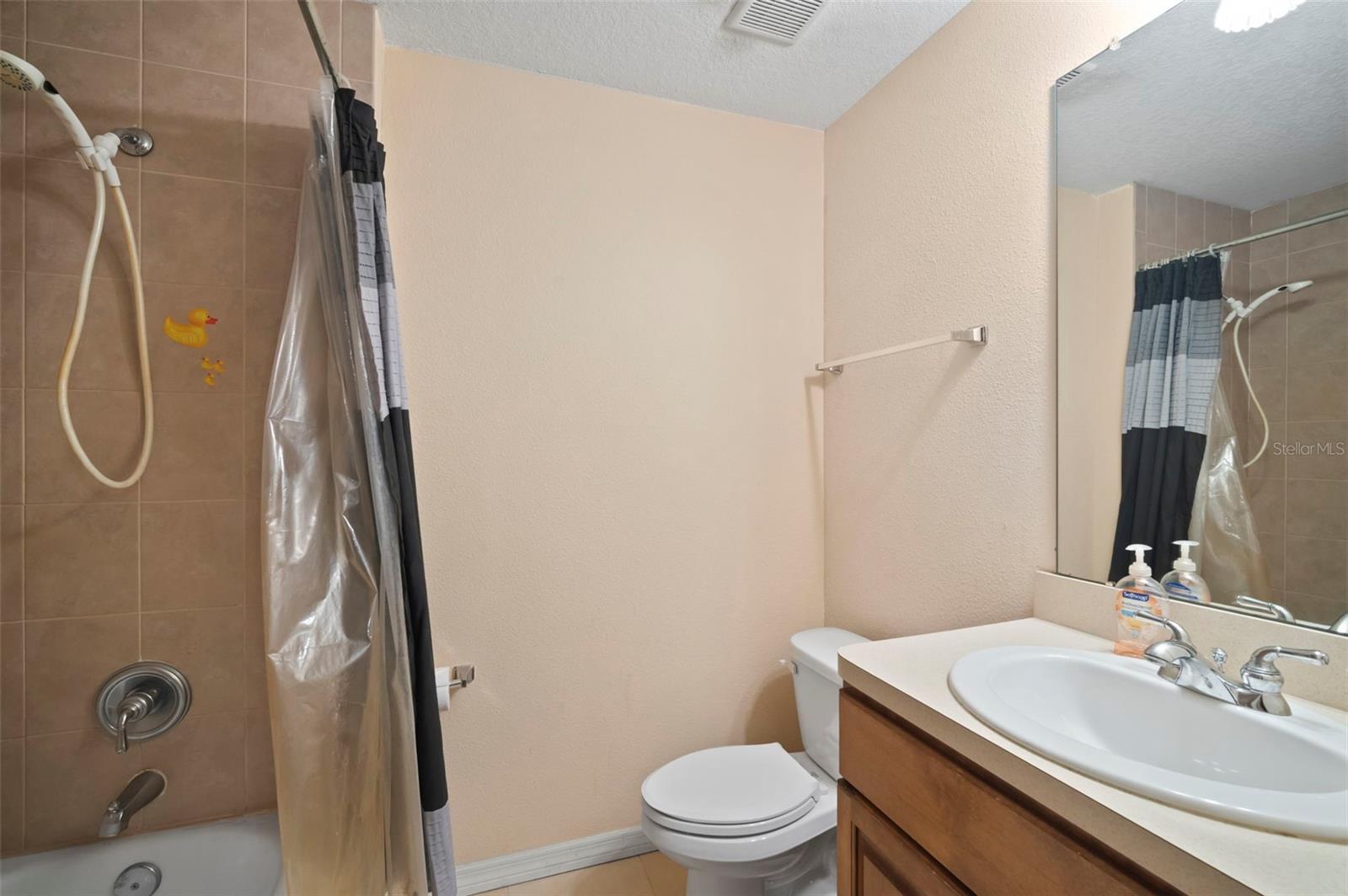 Listing photo id 25 for 1934 Rowland Drive