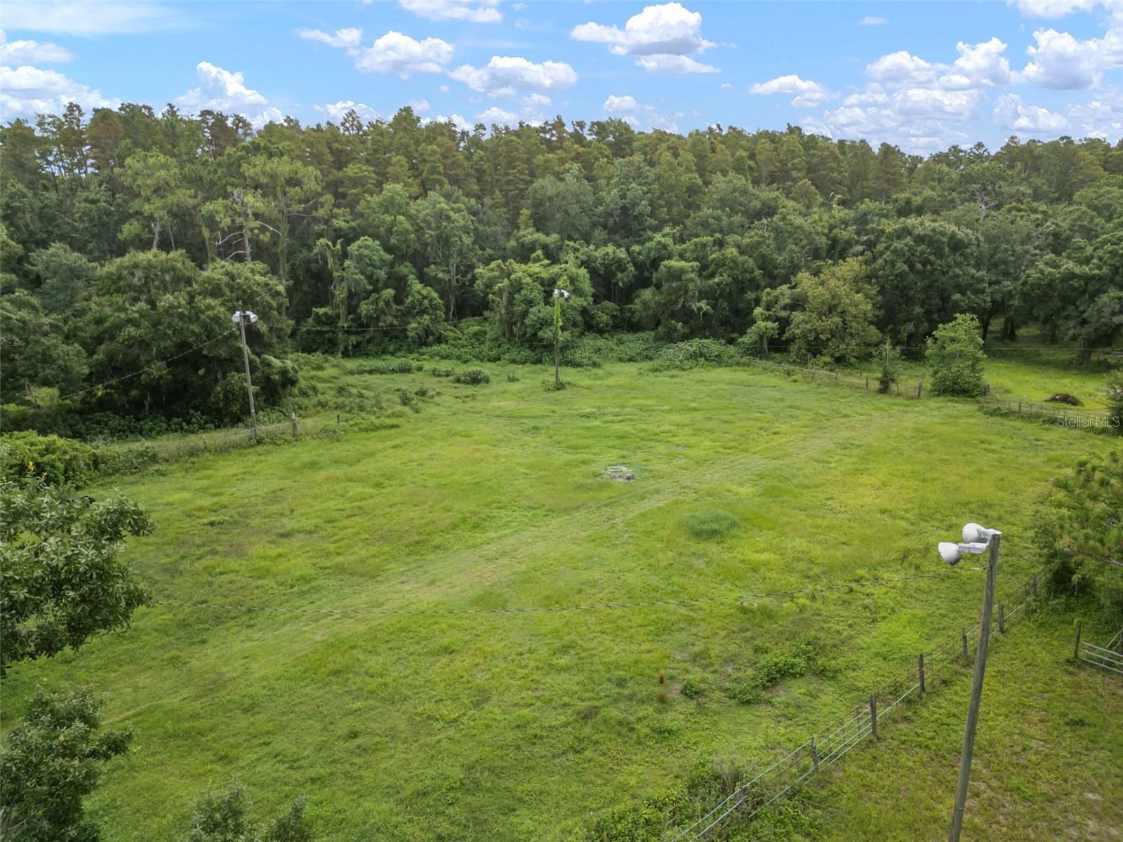 Listing photo id 30 for 1934 Rowland Drive