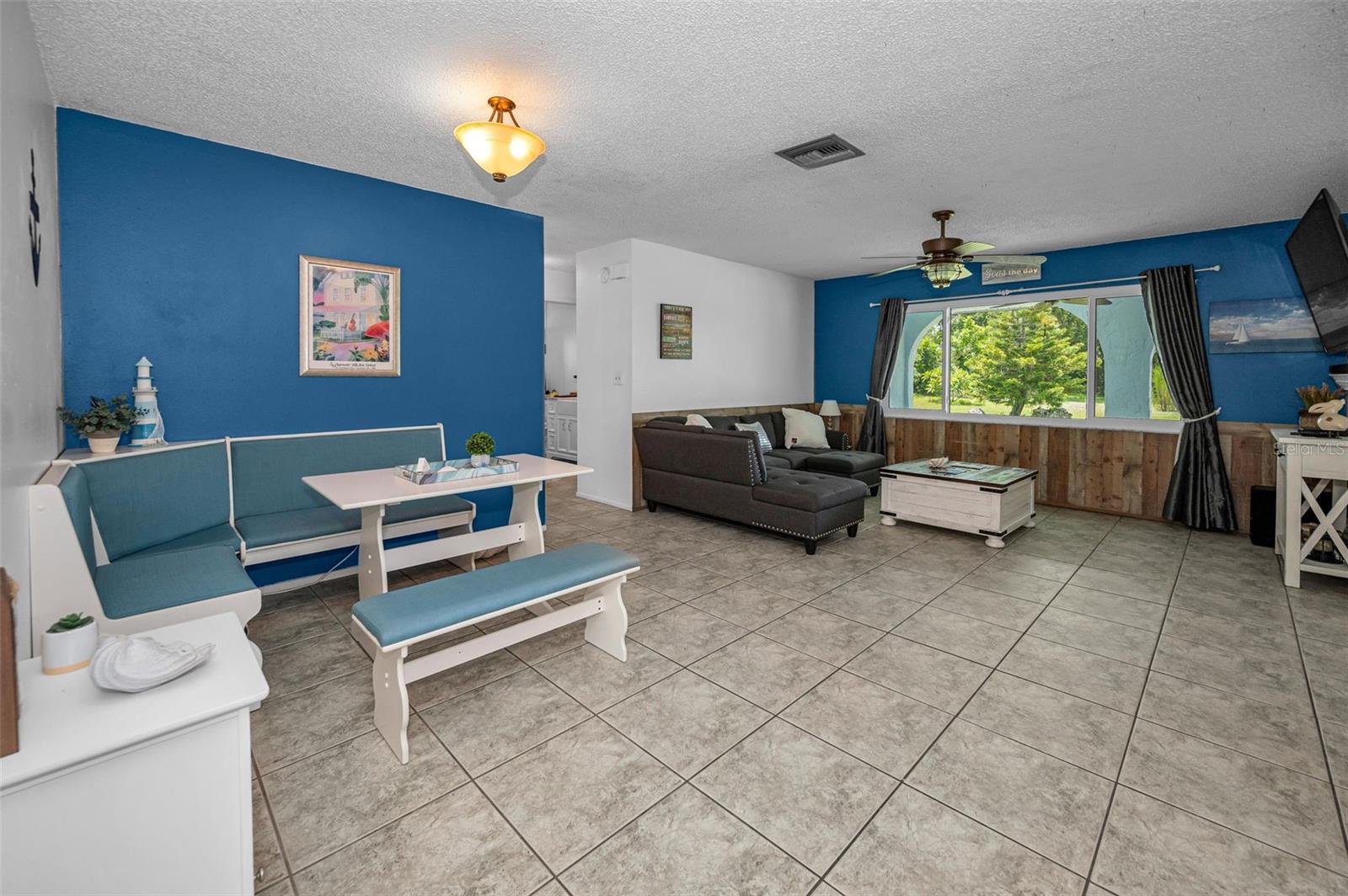 Image 10 of 82 For 505 Whispering Oak Drive